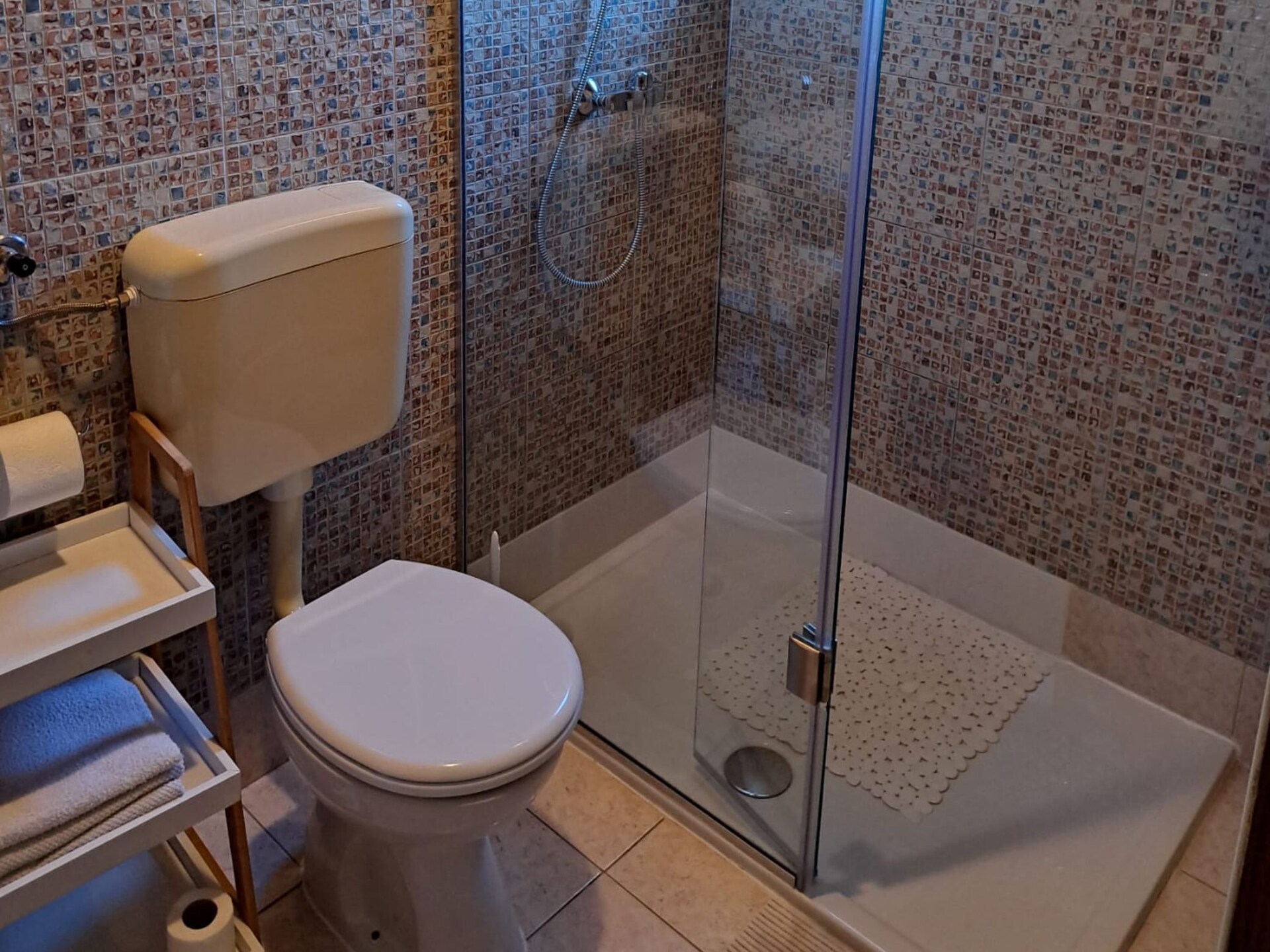 Modern appartement met terras bij Plitvicka Jezera - foto 39