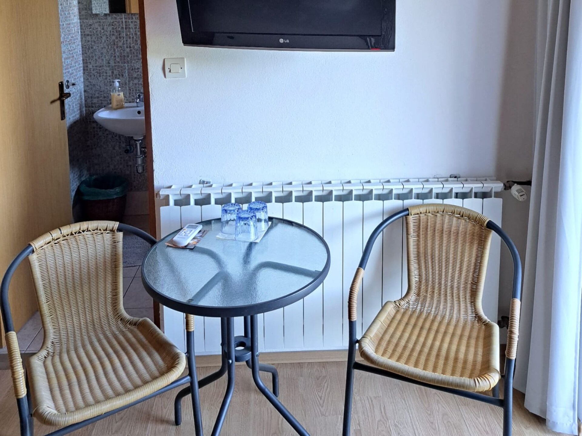 Modern appartement met terras bij Plitvicka Jezera - foto 17