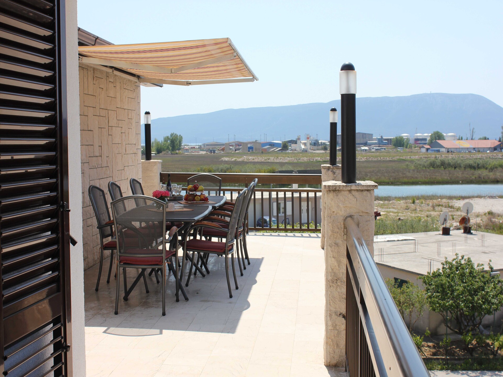 Kamer met balkon voor 3 in Ploče, vlak bij strand en haven - foto 1