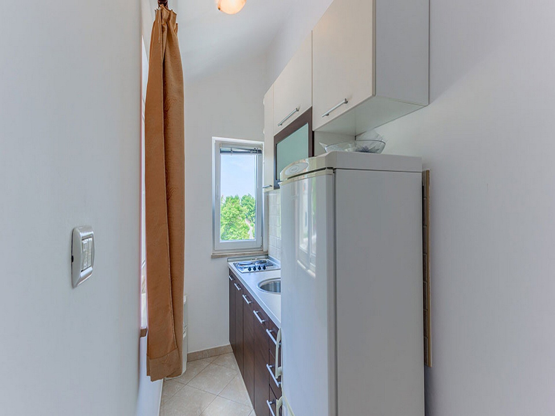 2-persoons appartement in Postira direct aan het strand - foto 4