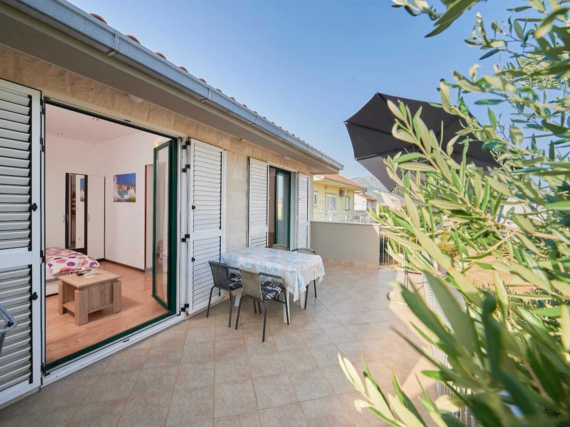 Aan het strand: Comfortabel studio-appartement in Kastel Stafilic - foto 1