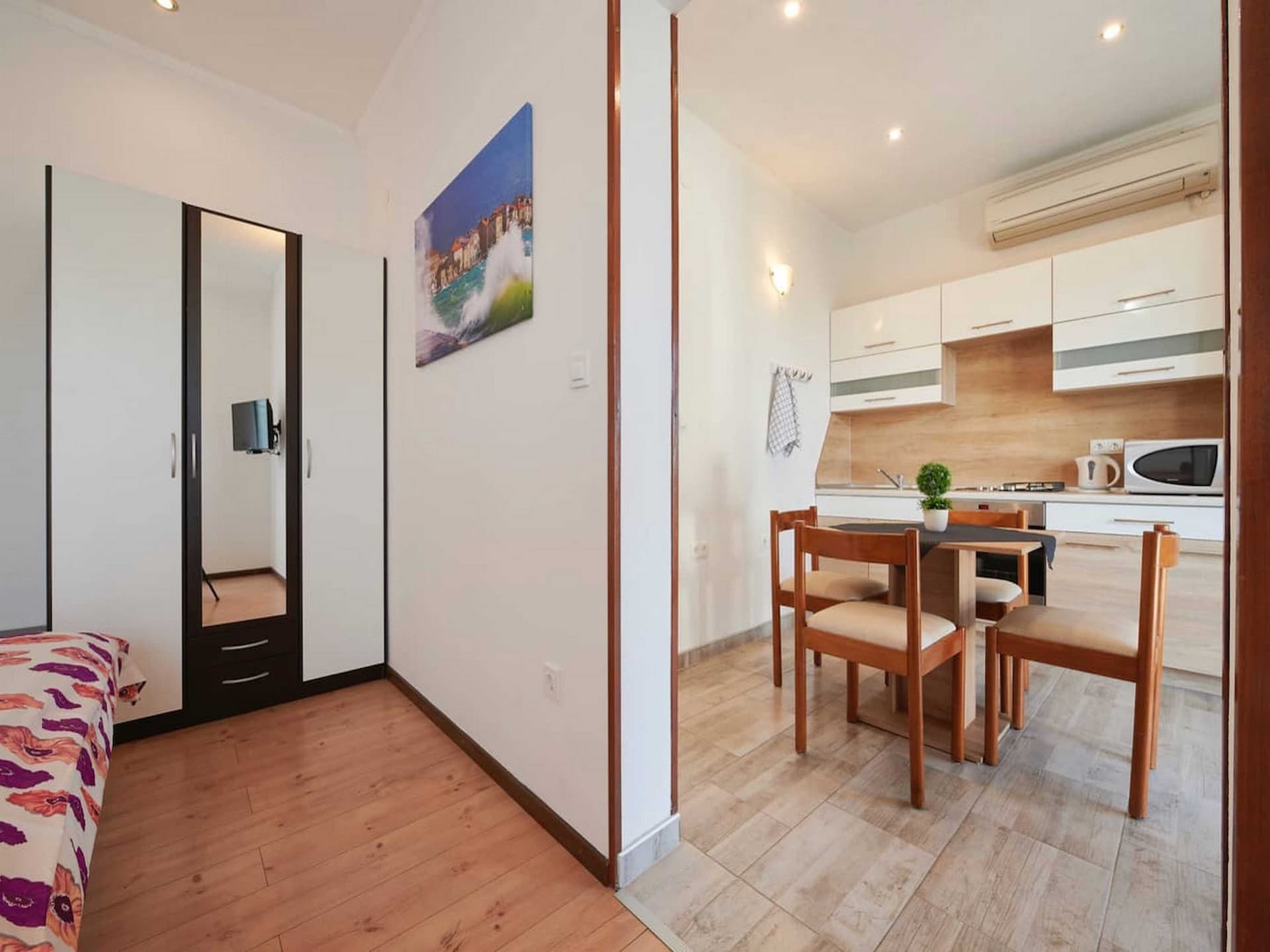 Aan het strand: Comfortabel studio-appartement in Kastel Stafilic - foto 7