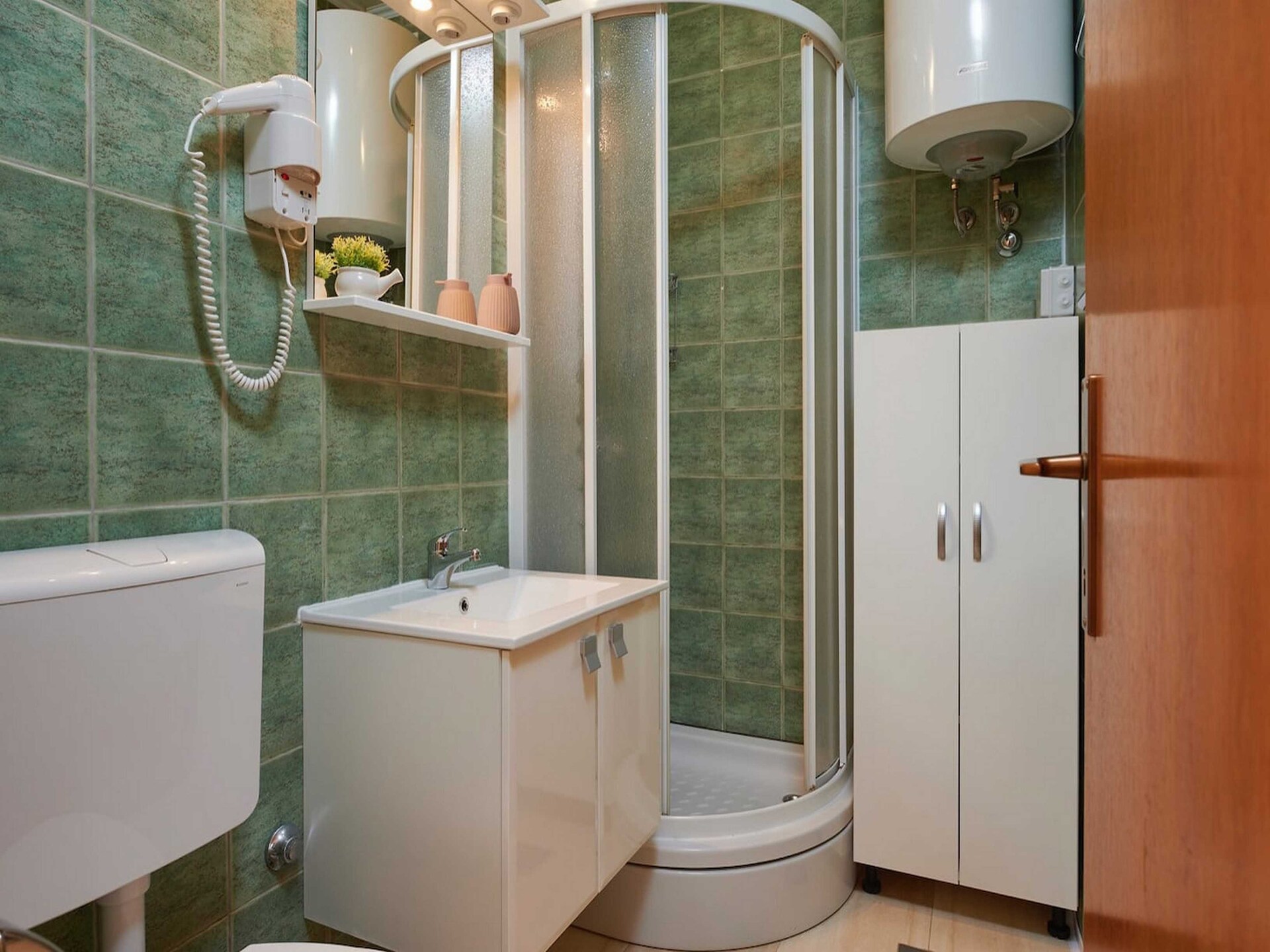 Aan het strand: Comfortabel studio-appartement in Kastel Stafilic - foto 3
