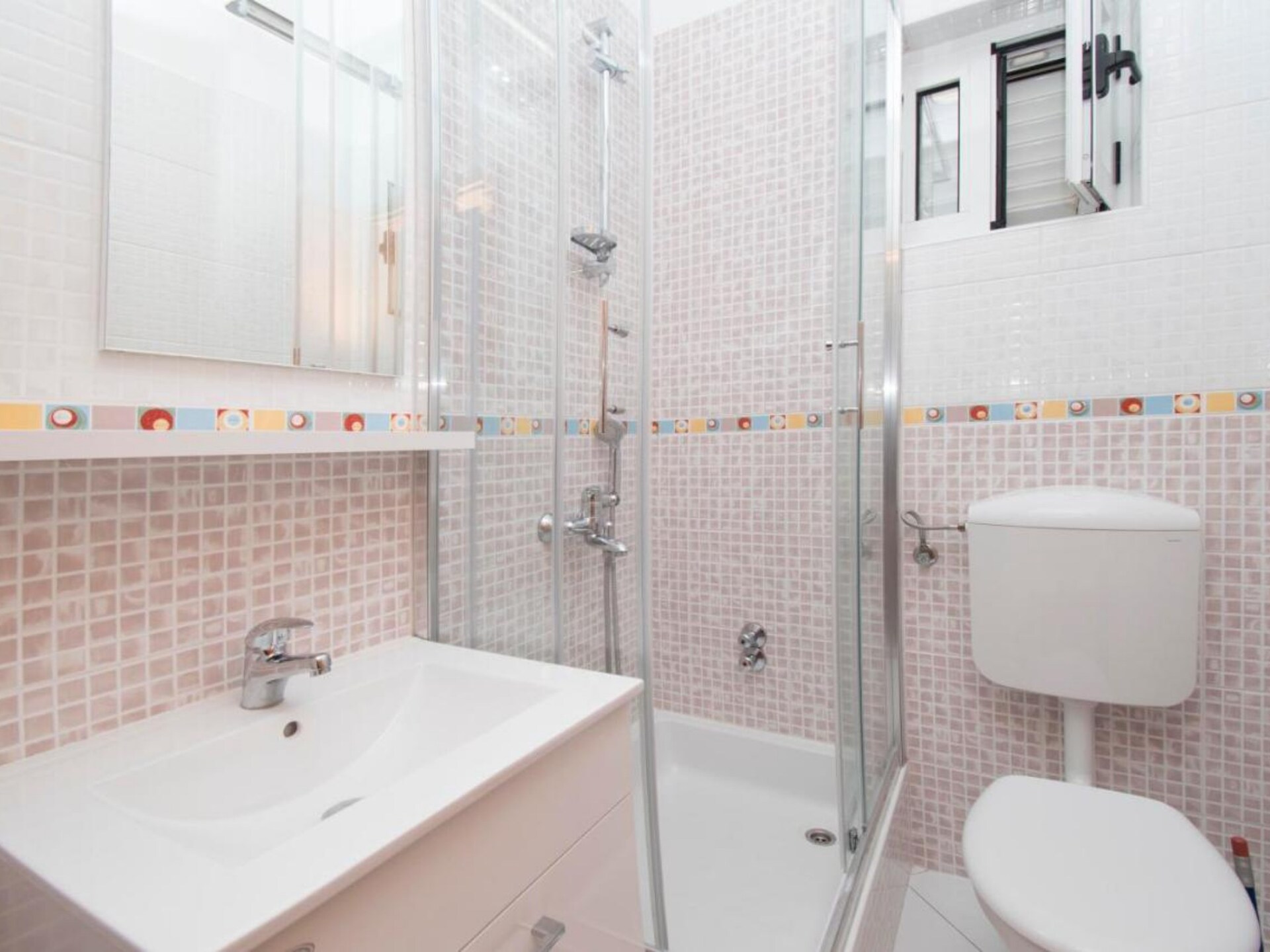 Op 300 m van het strand: Comfortabel appartement in Tucepi - foto 8