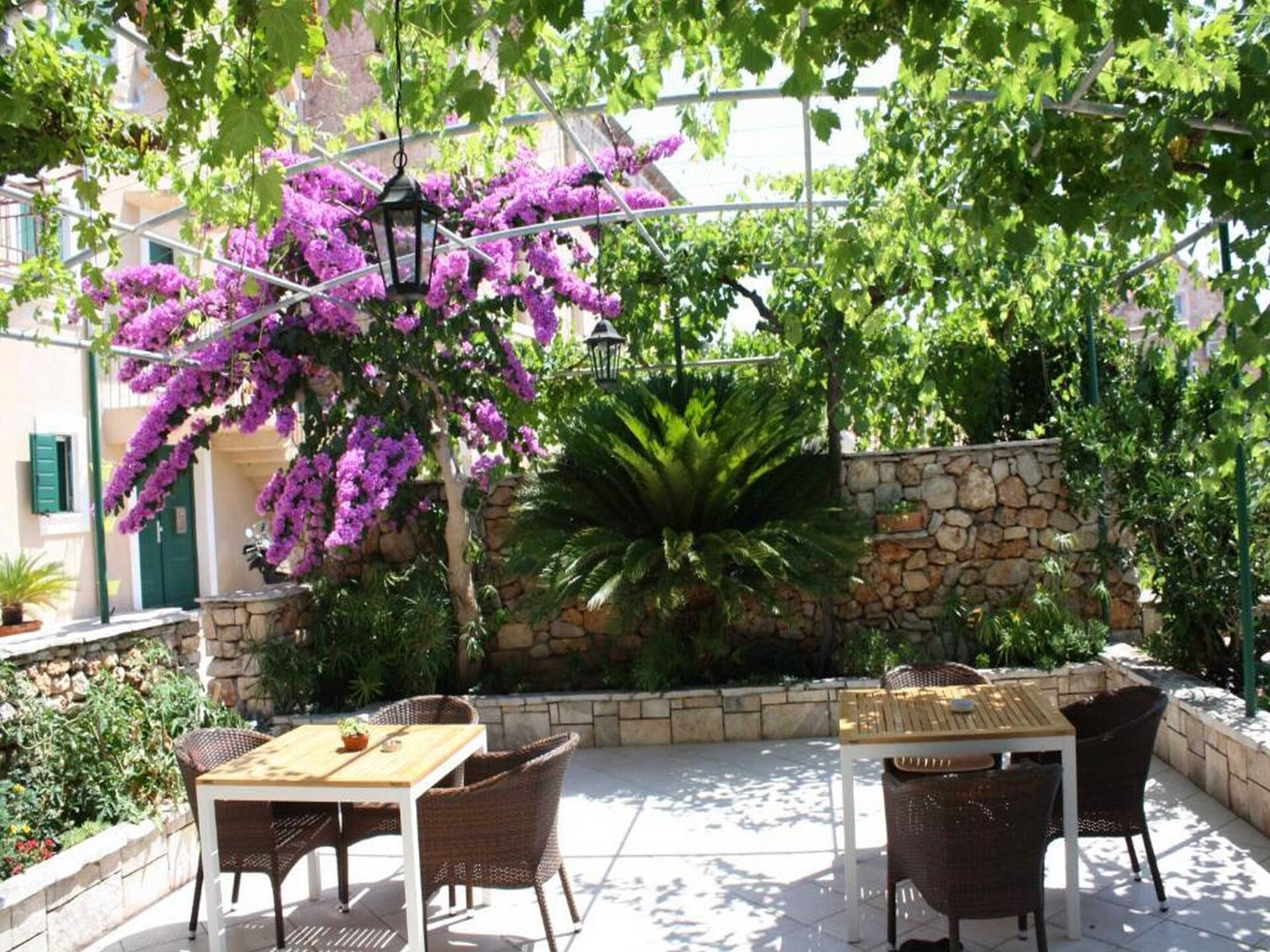 Knus appartement met balkon op 200m van zee in Bol, Brač - foto 7