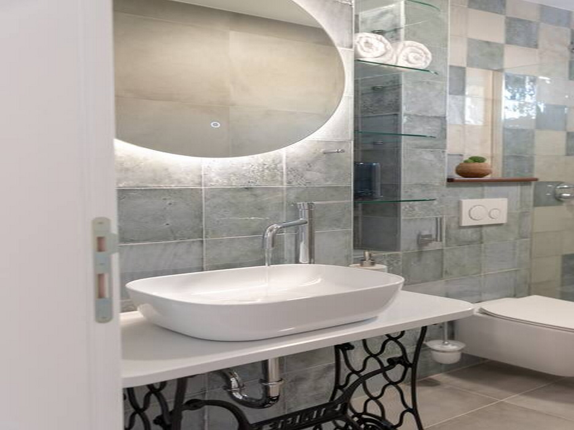 Luxe appartement met zeezicht in historisch Trogir - foto 8
