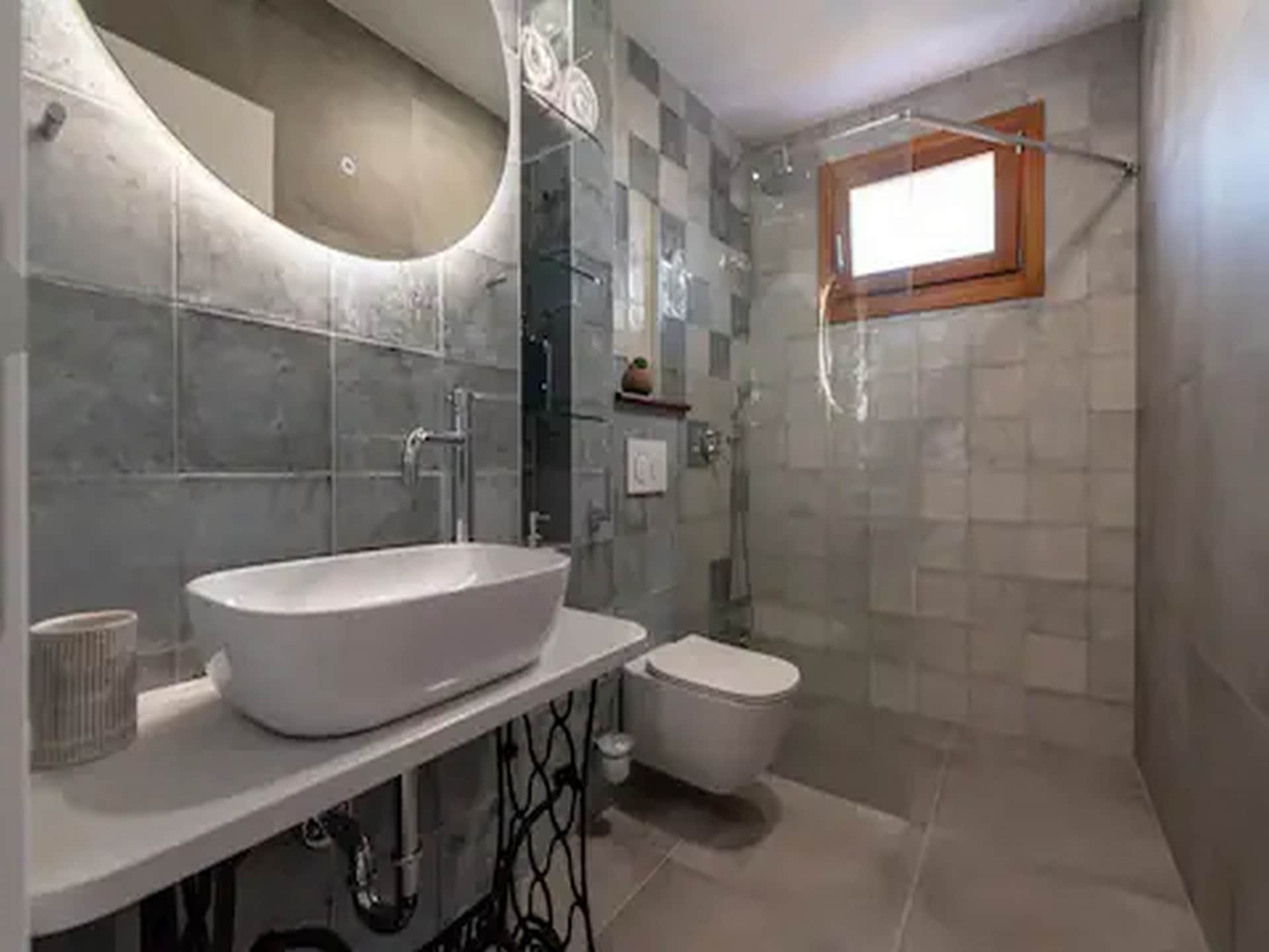 Luxe appartement met zeezicht in historisch Trogir - foto 9