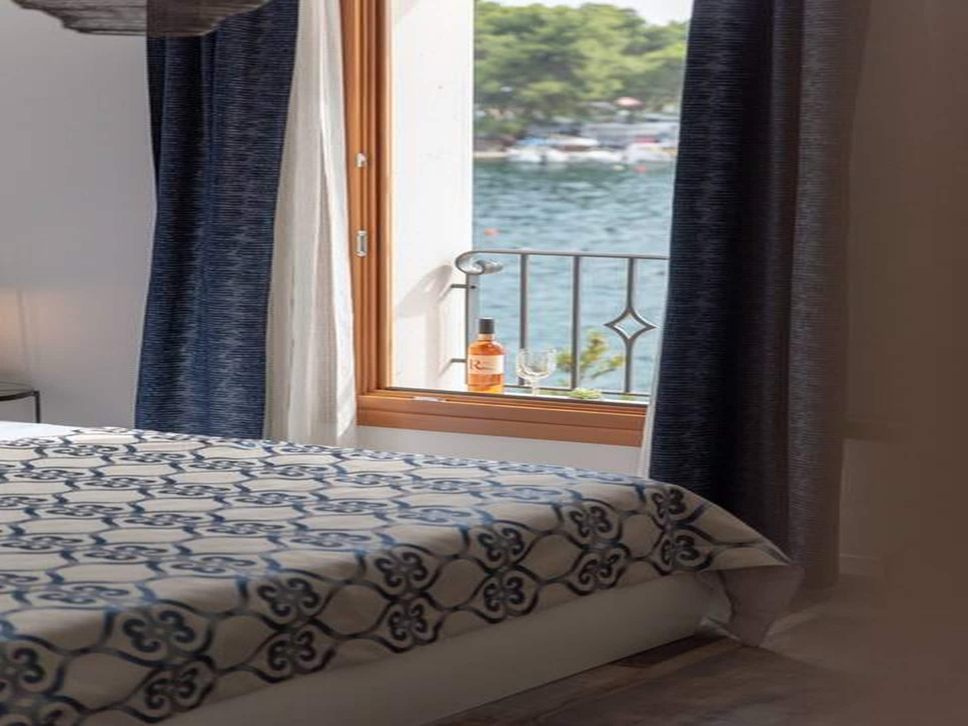 Luxe appartement met zeezicht op 10 meter van het strand in Trogir · 2 pers. - foto 5