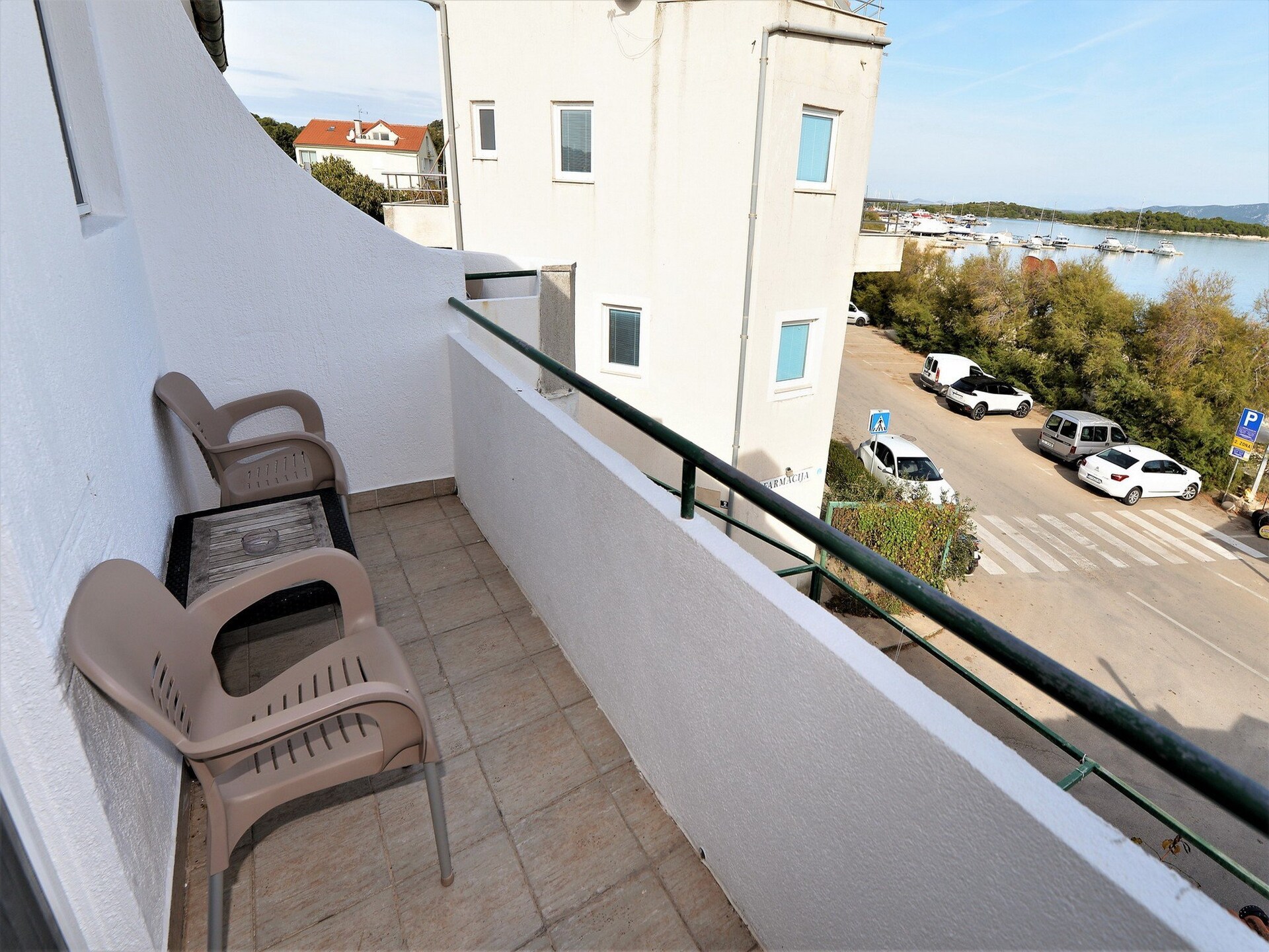 Appartement met balkon en zeezicht op 10 meter van het strand in Murter - foto 23