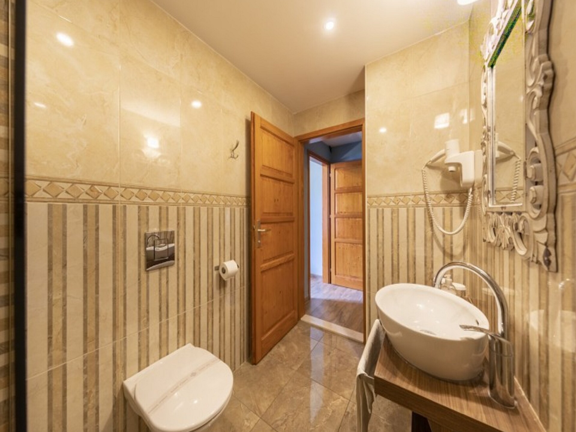 8-persoons villa met privézwembad in Mokosica aan zee - foto 20