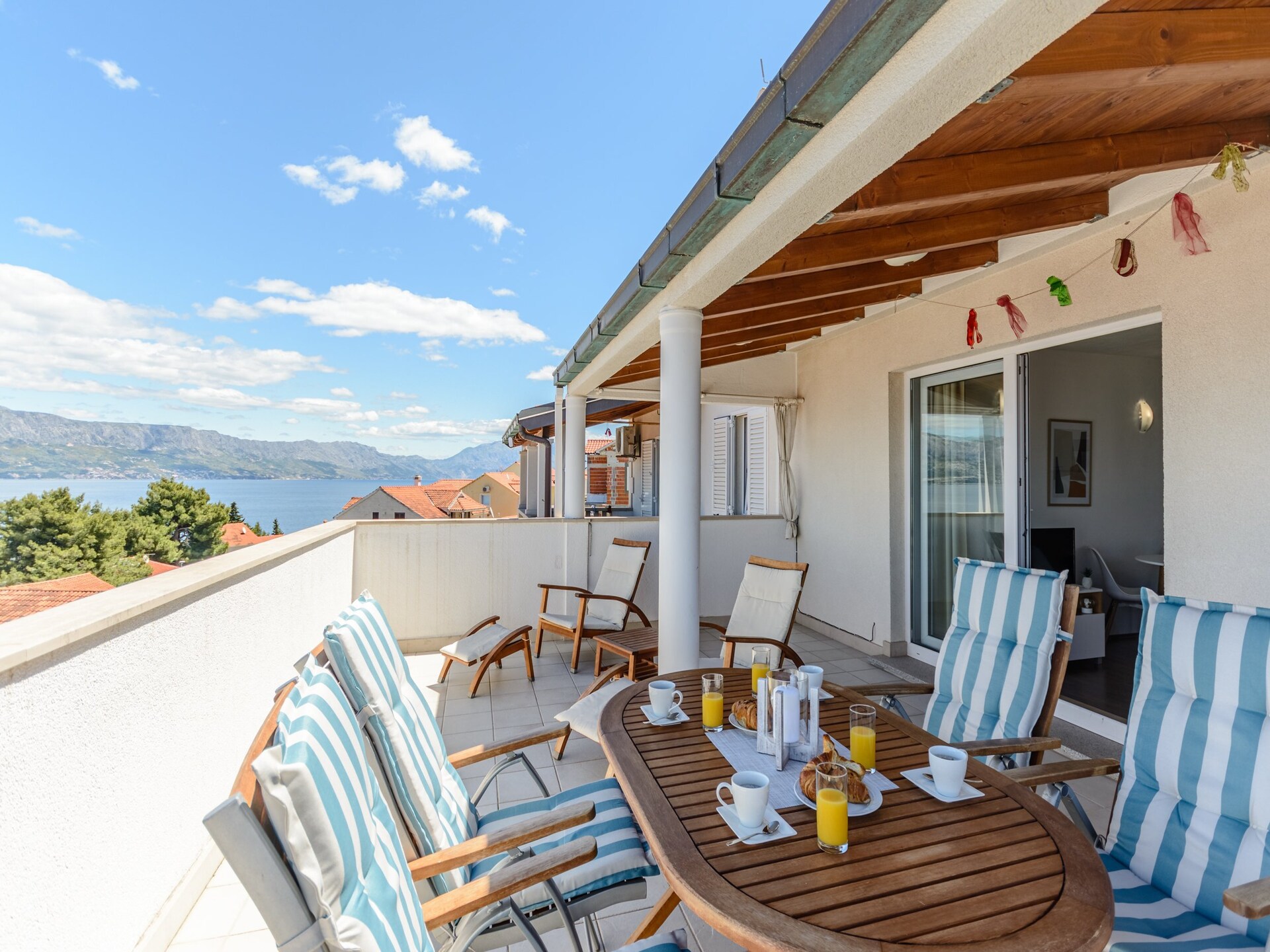 Zonsondergang appartement met balkon en panoramisch zeezicht in Postira - foto 1