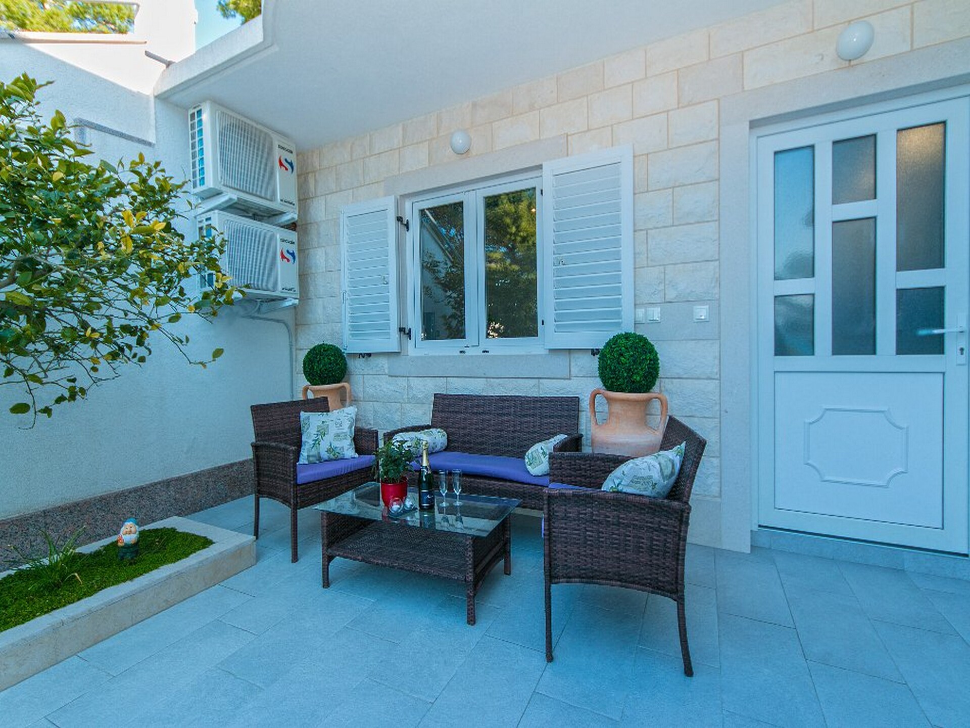Licht appartement met terras in rustige baai van Brela - foto 22
