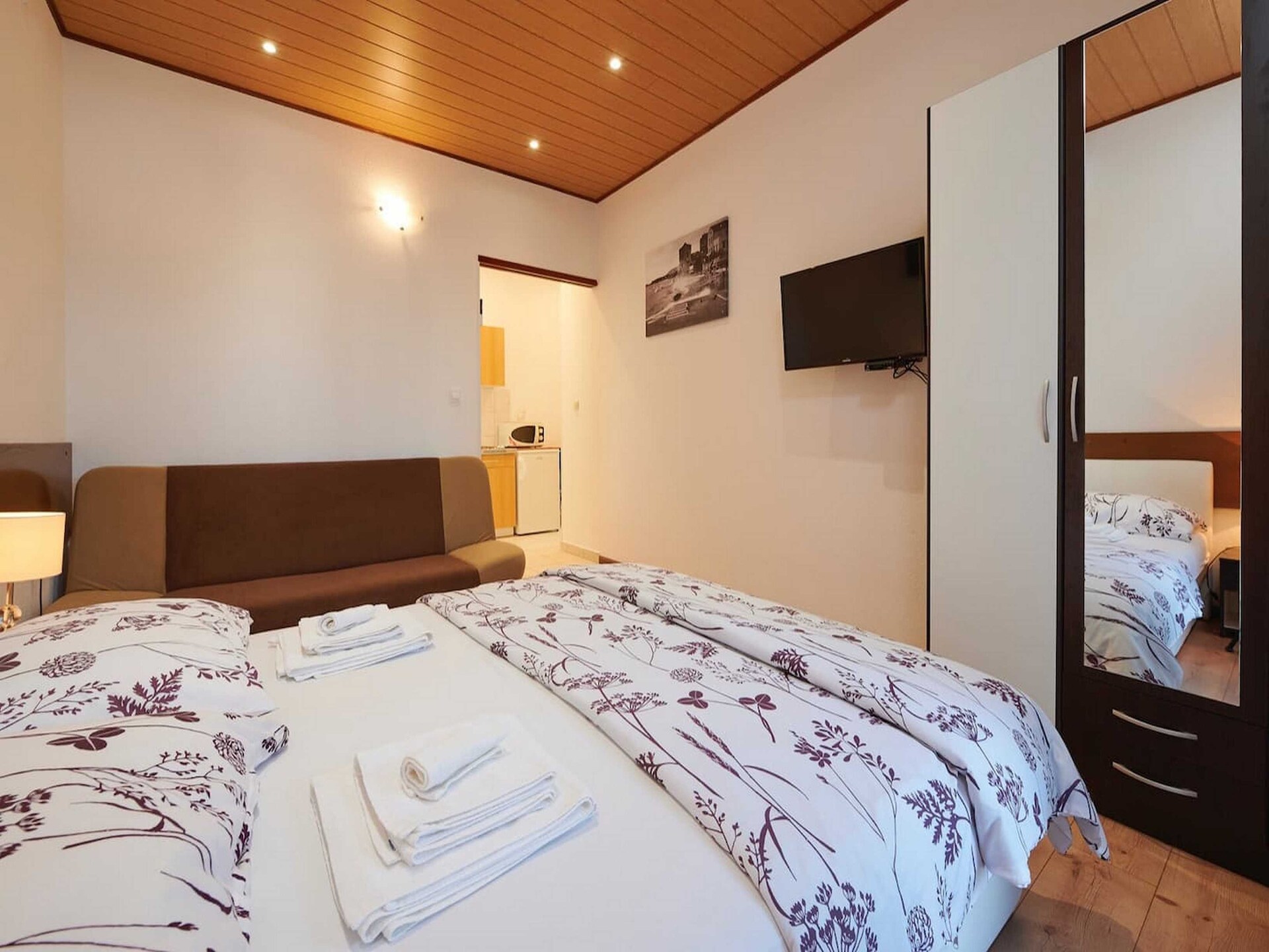 Aan het strand: Studio appartement in Kastel Stafilic voor 4 personen - foto 3
