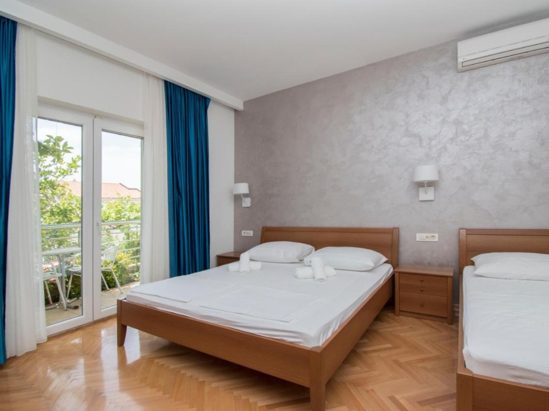 Studio met balkon op 300m van het strand in centrum Tučepi - foto 4