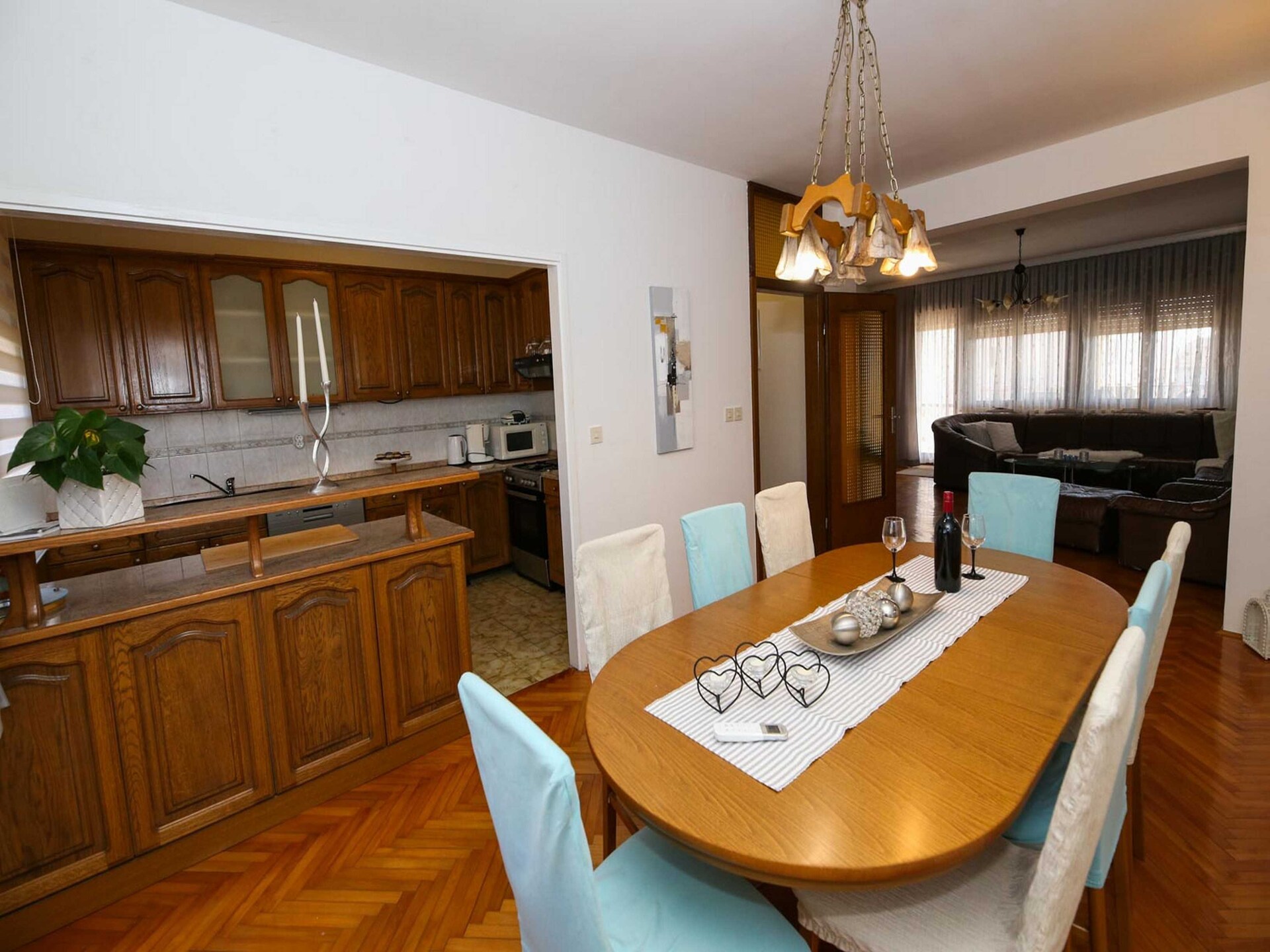 Ruim appartement met zeezicht en terras op 300 meter van het strand in Kaštel Štafilić - foto 25