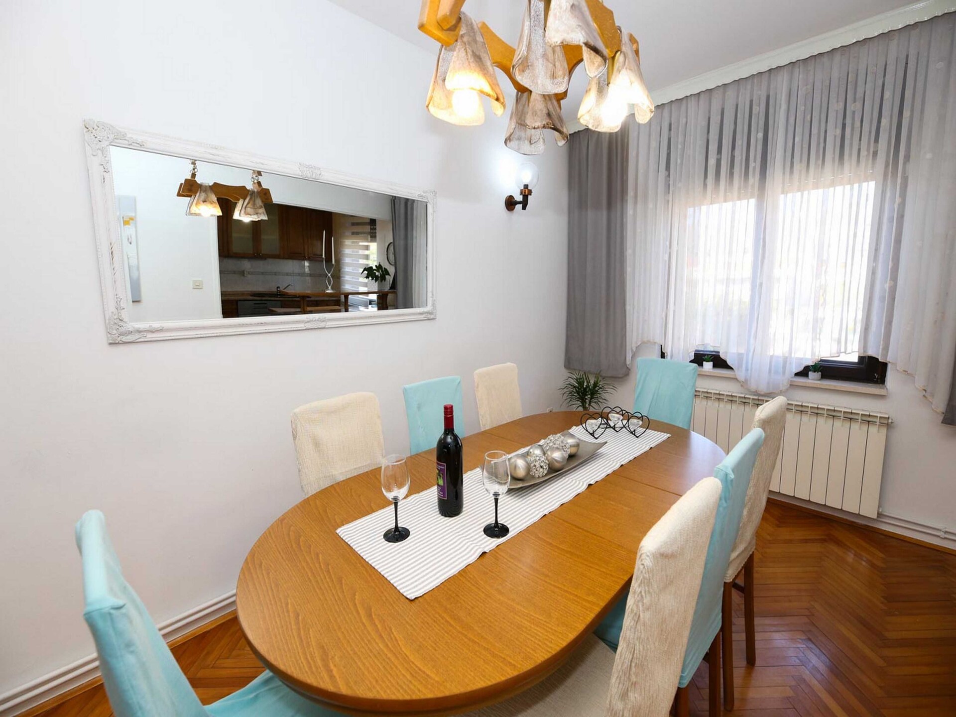 Ruim appartement met zeezicht en terras op 300 meter van het strand in Kaštel Štafilić - foto 24