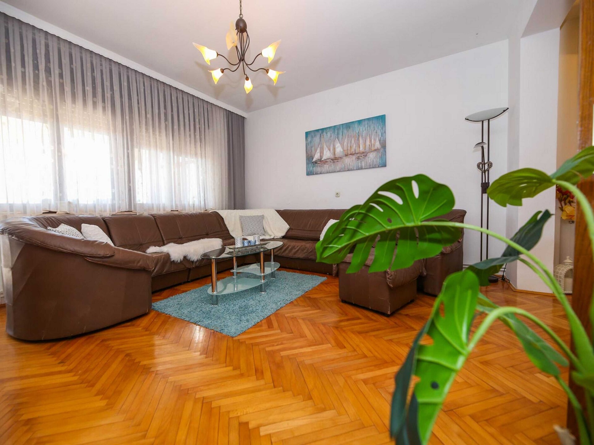 Ruim appartement met zeezicht en terras op 300 meter van het strand in Kaštel Štafilić - foto 3