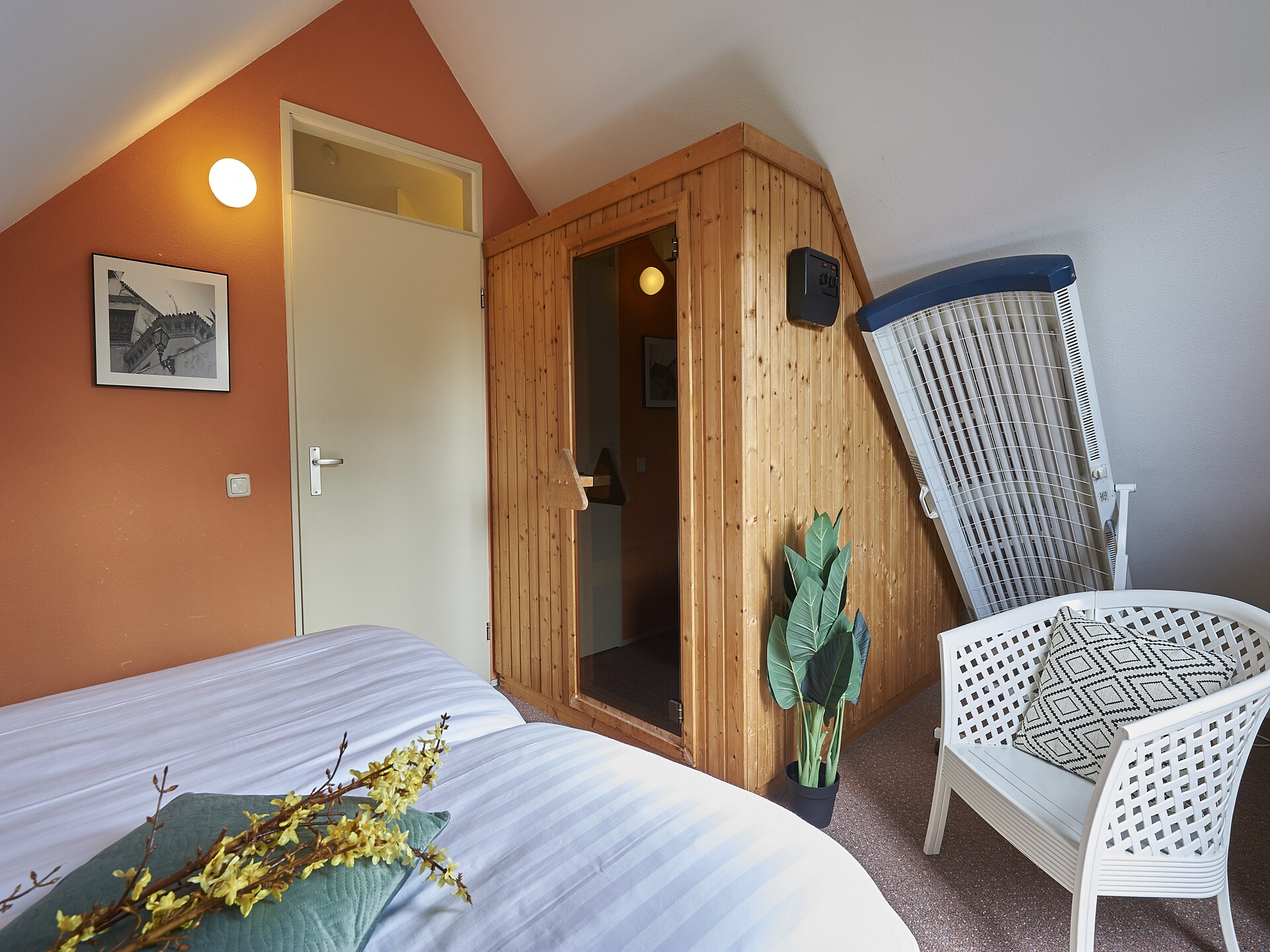 Vrijstaand wellness vakantiehuis met sauna en sunshower in Heinkenszand - foto 40