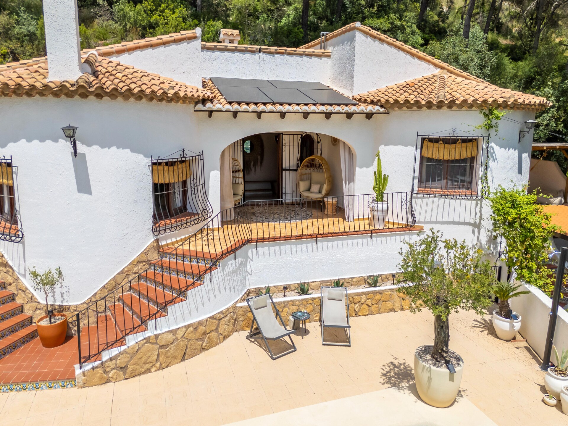 Villa Vista: Luxe Ibiza-stijl villa met panoramisch uitzicht over de Challon-vallei - foto 4