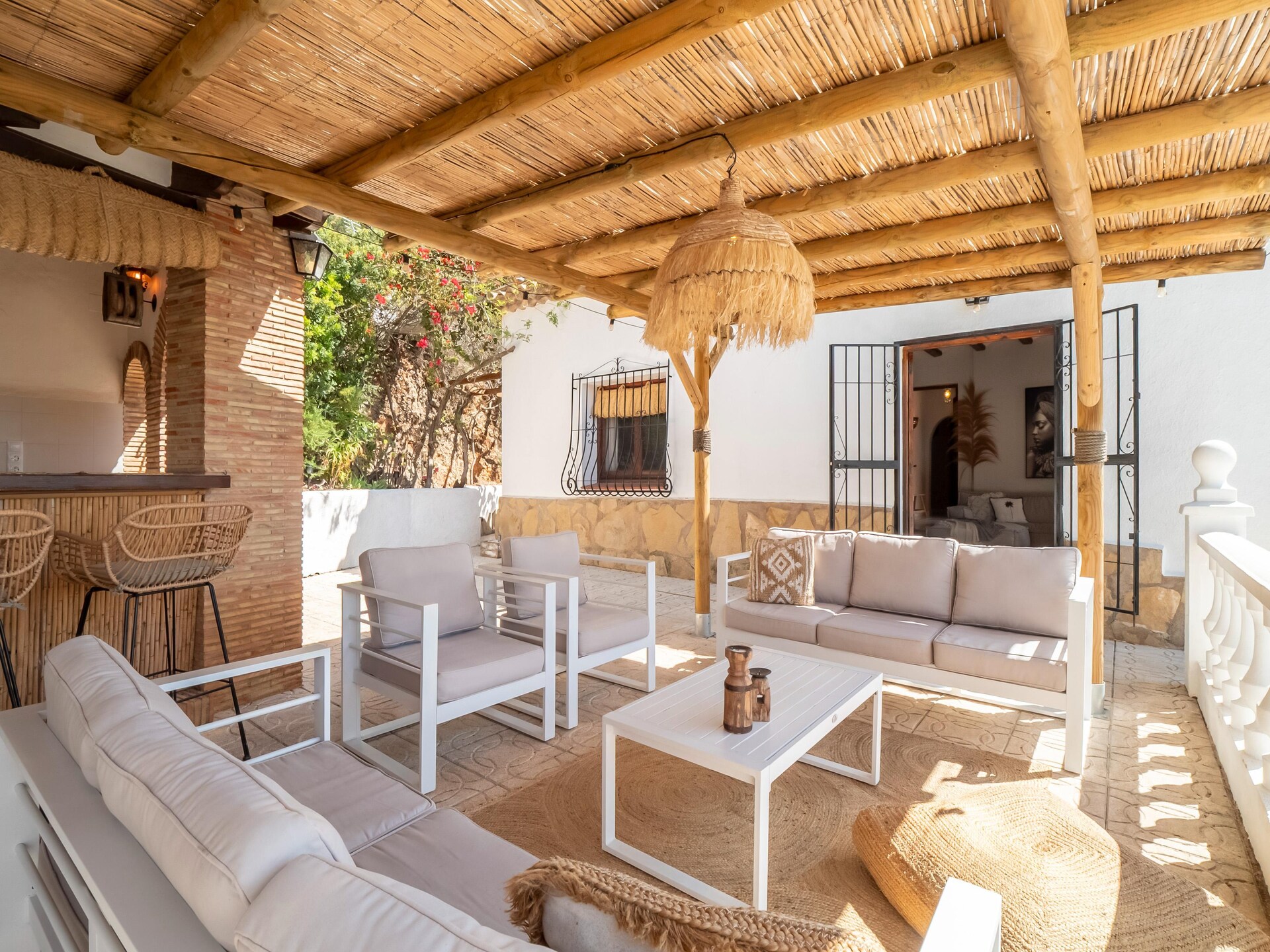 Villa Vista: Luxe Ibiza-stijl villa met panoramisch uitzicht over de Challon-vallei - foto 32