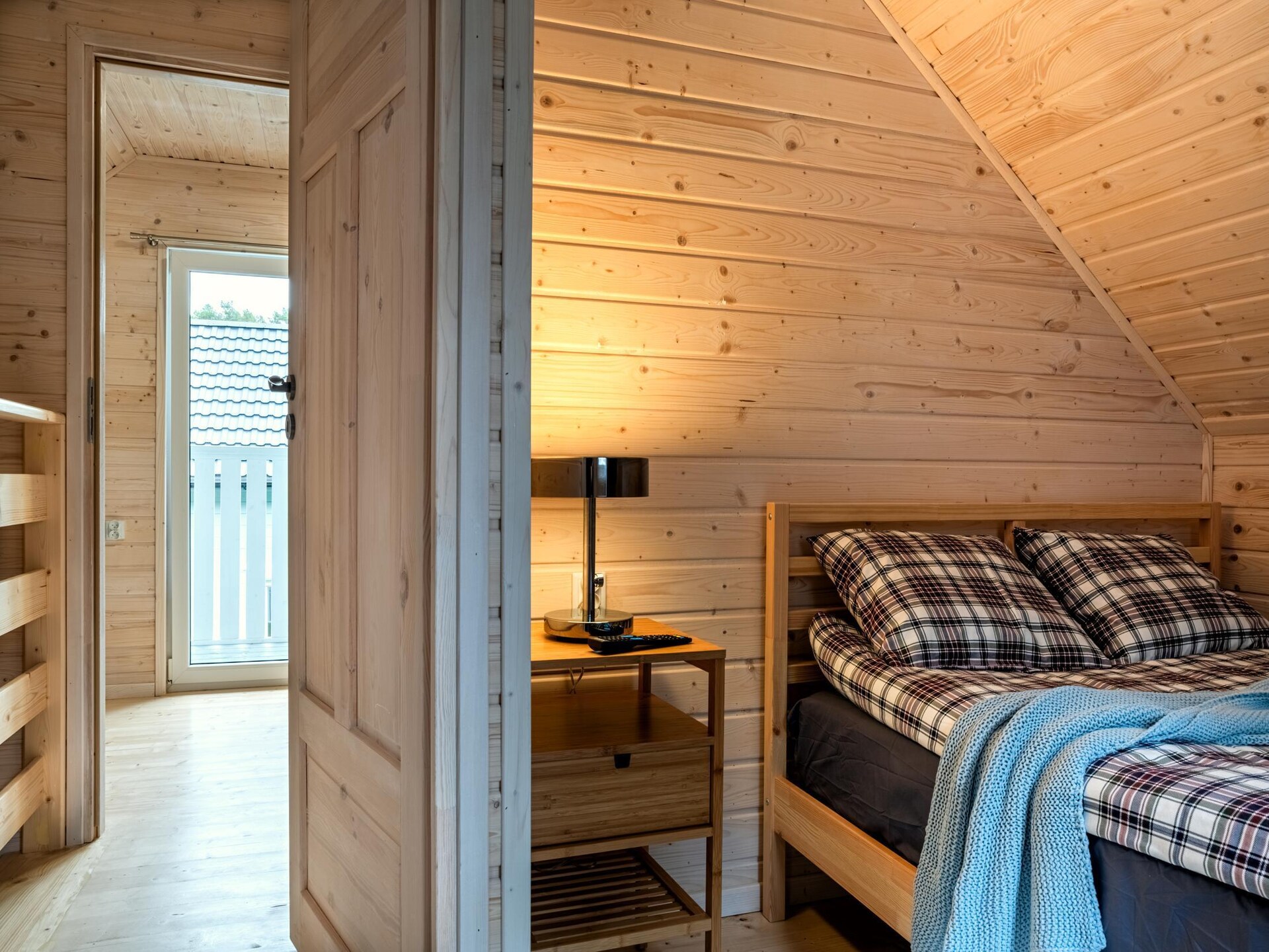 Centraal gelegen vakantiehuis in Miedzywodzie direct aan het strand - foto 9