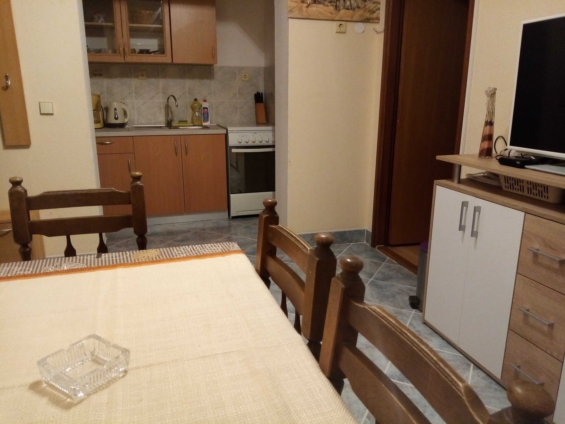 Ruim appartement in Biograd na Moru met terras, 500m van het strand - foto 7