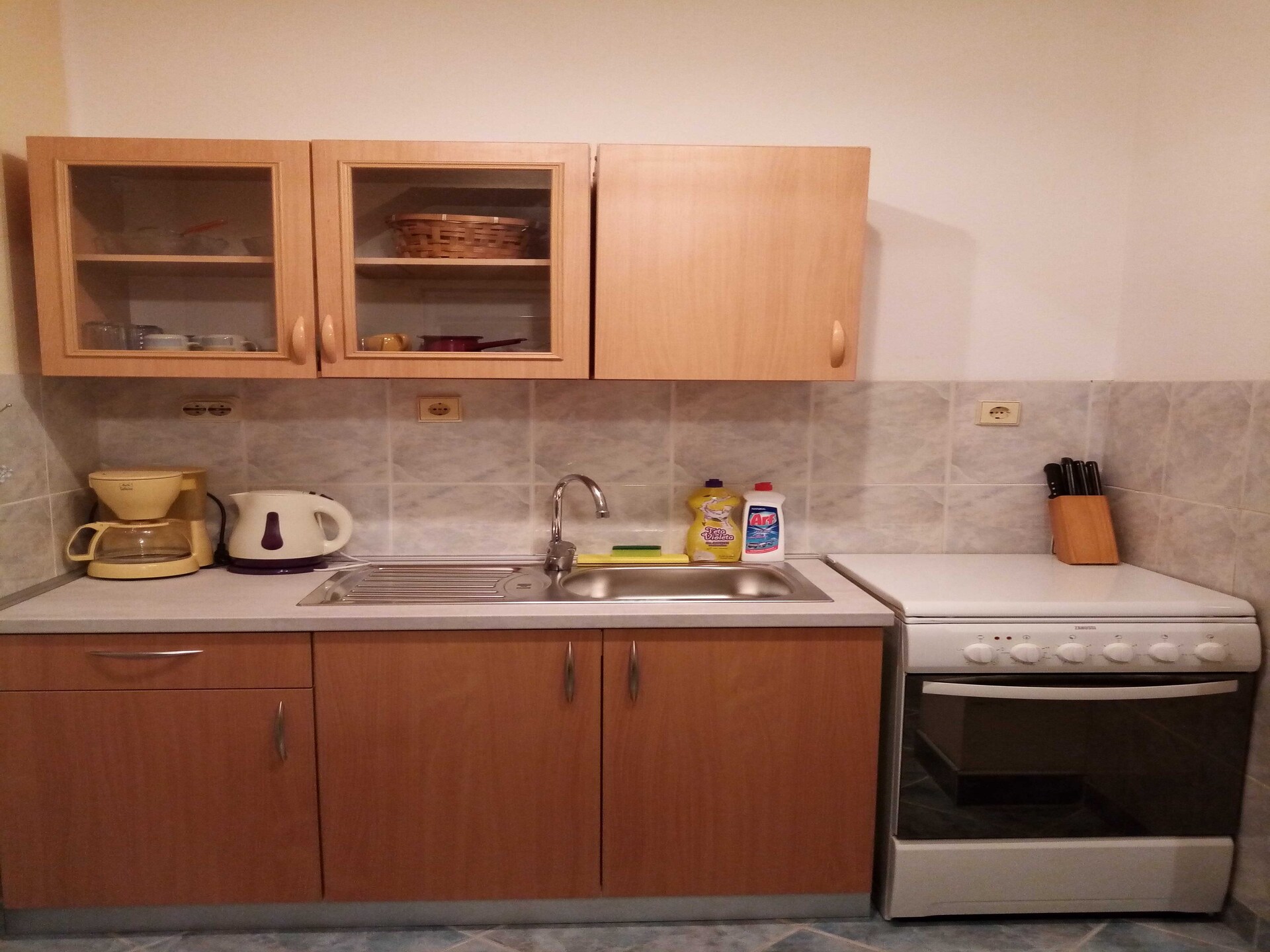 Ruim appartement in Biograd na Moru met terras, 500m van het strand - foto 4