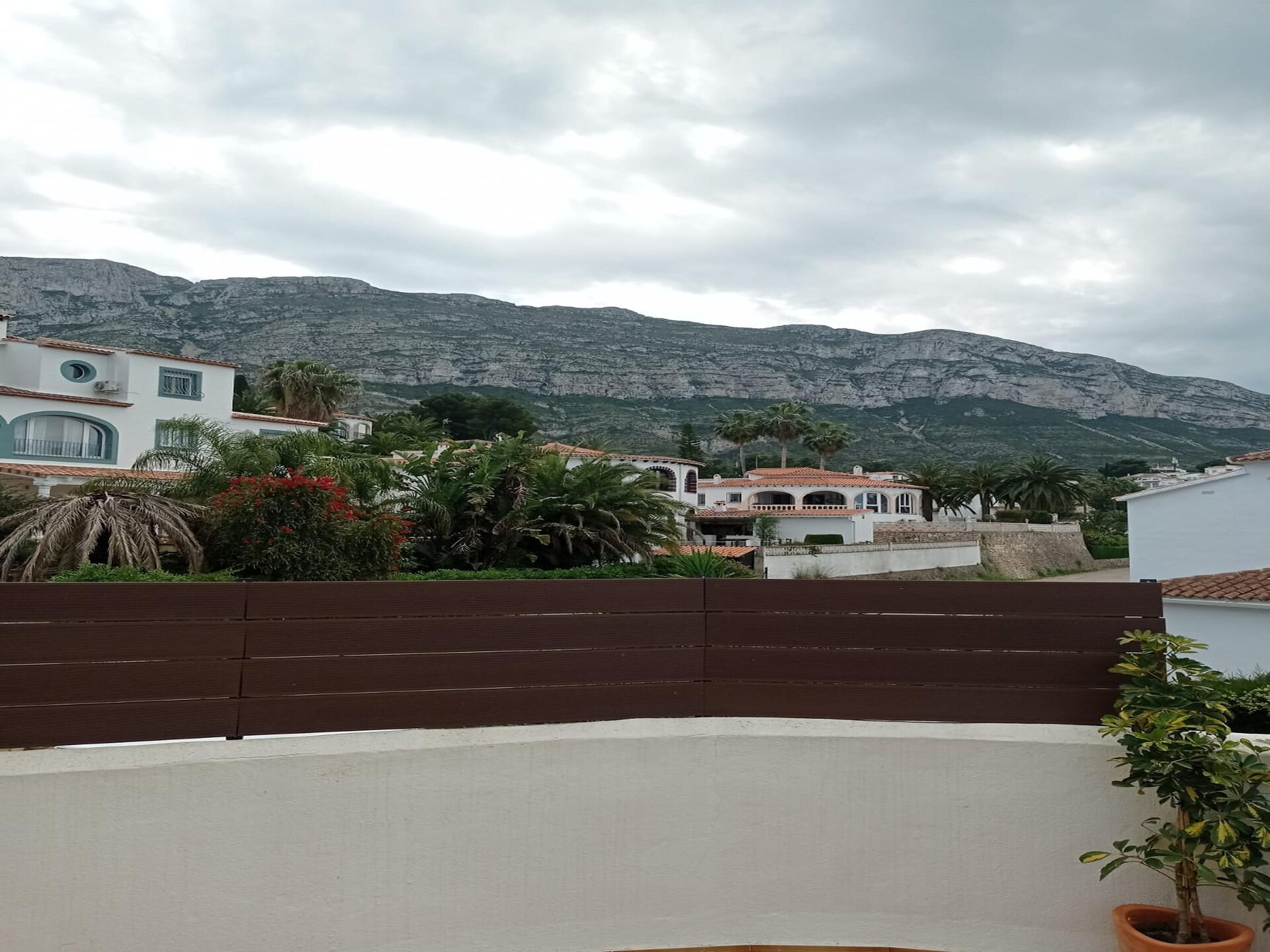 Vrijstaande bungalow met tuin nabij zee in Denia - foto 8