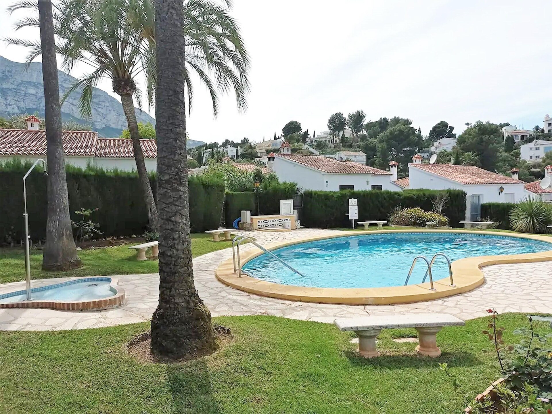 Vrijstaande bungalow met tuin nabij zee in Denia - foto 11