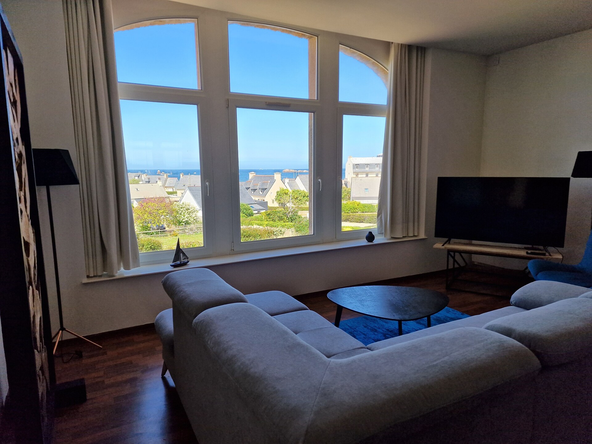 Licht appartement met zeezicht op de heuvels van Primel, vlakbij het strand - foto 1