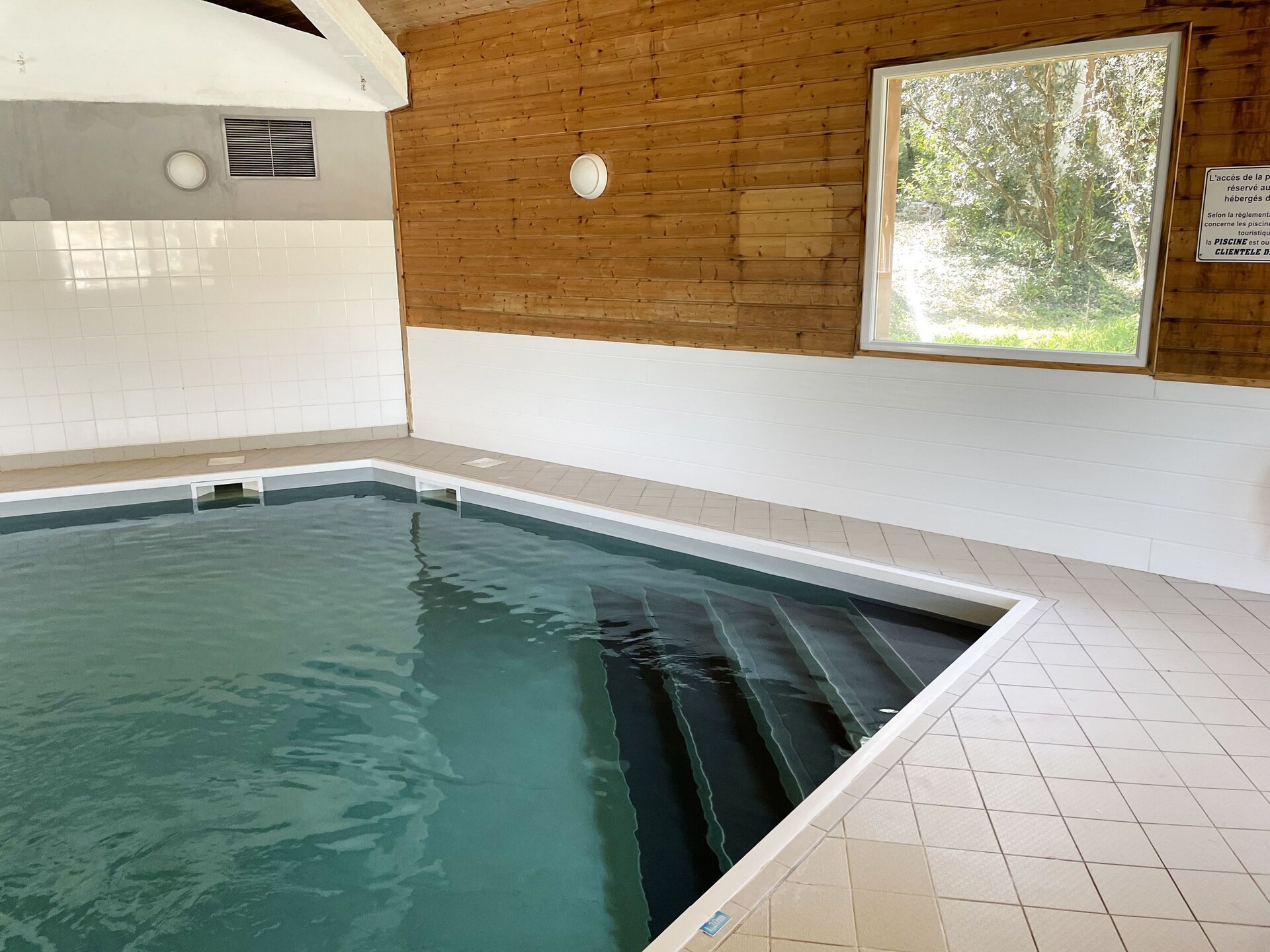 Knusse studio voor 2 op 300m van het strand met binnen- en buitenzwembad - foto 9