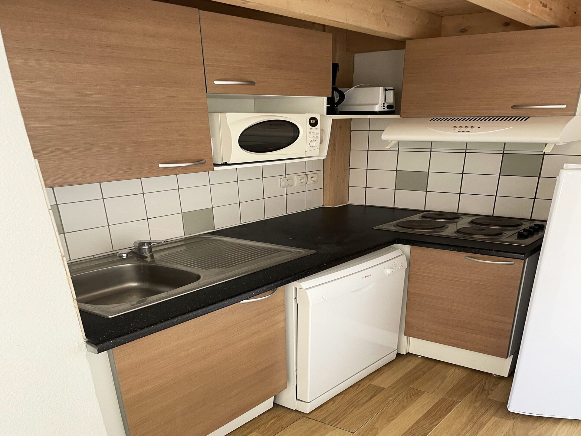 Knusse studio voor 2 op 300m van het strand met binnen- en buitenzwembad - foto 4