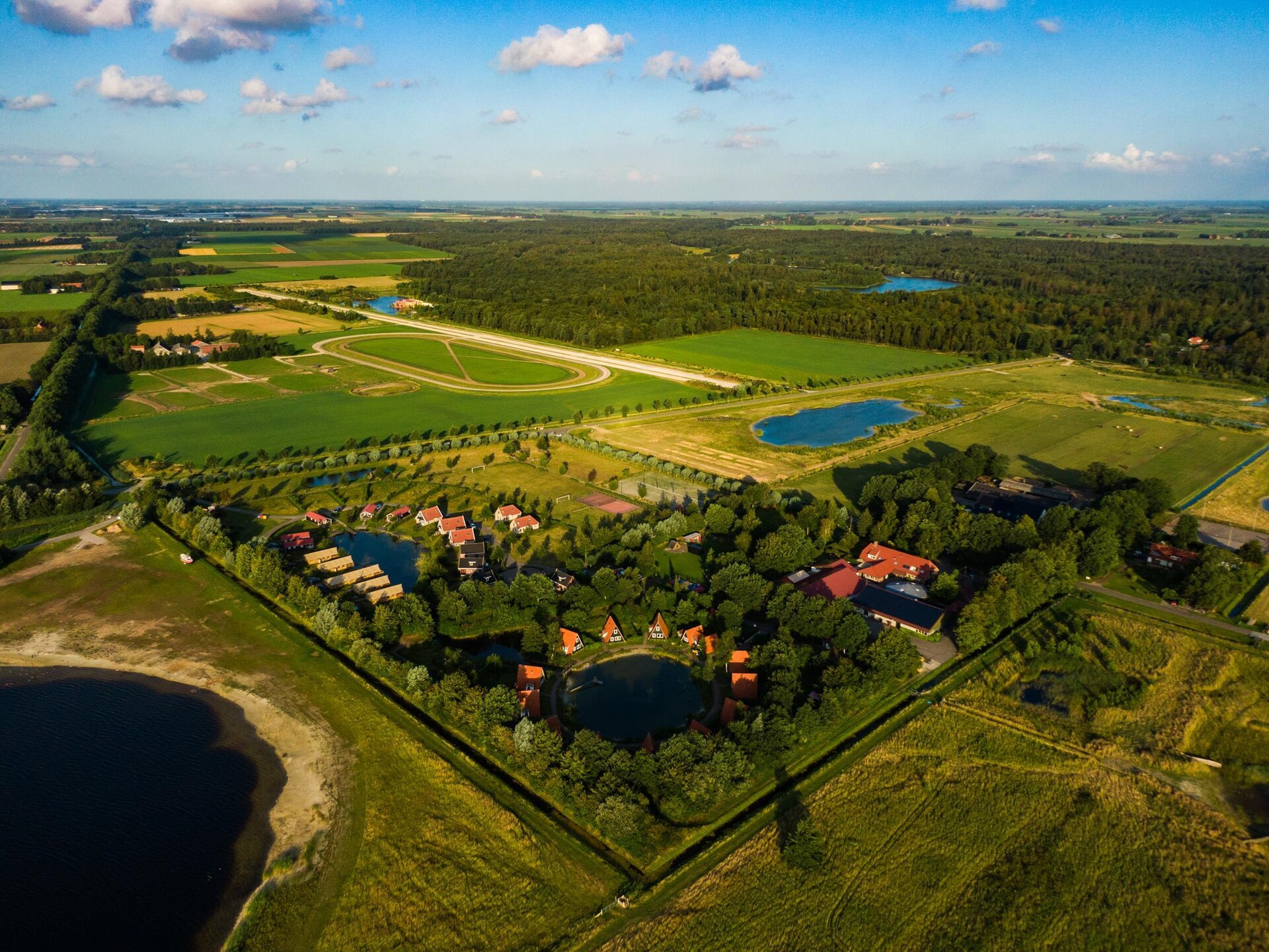 Luxe glampingtent met uitzicht op Kuinderbos in Bant, Flevoland - foto 16