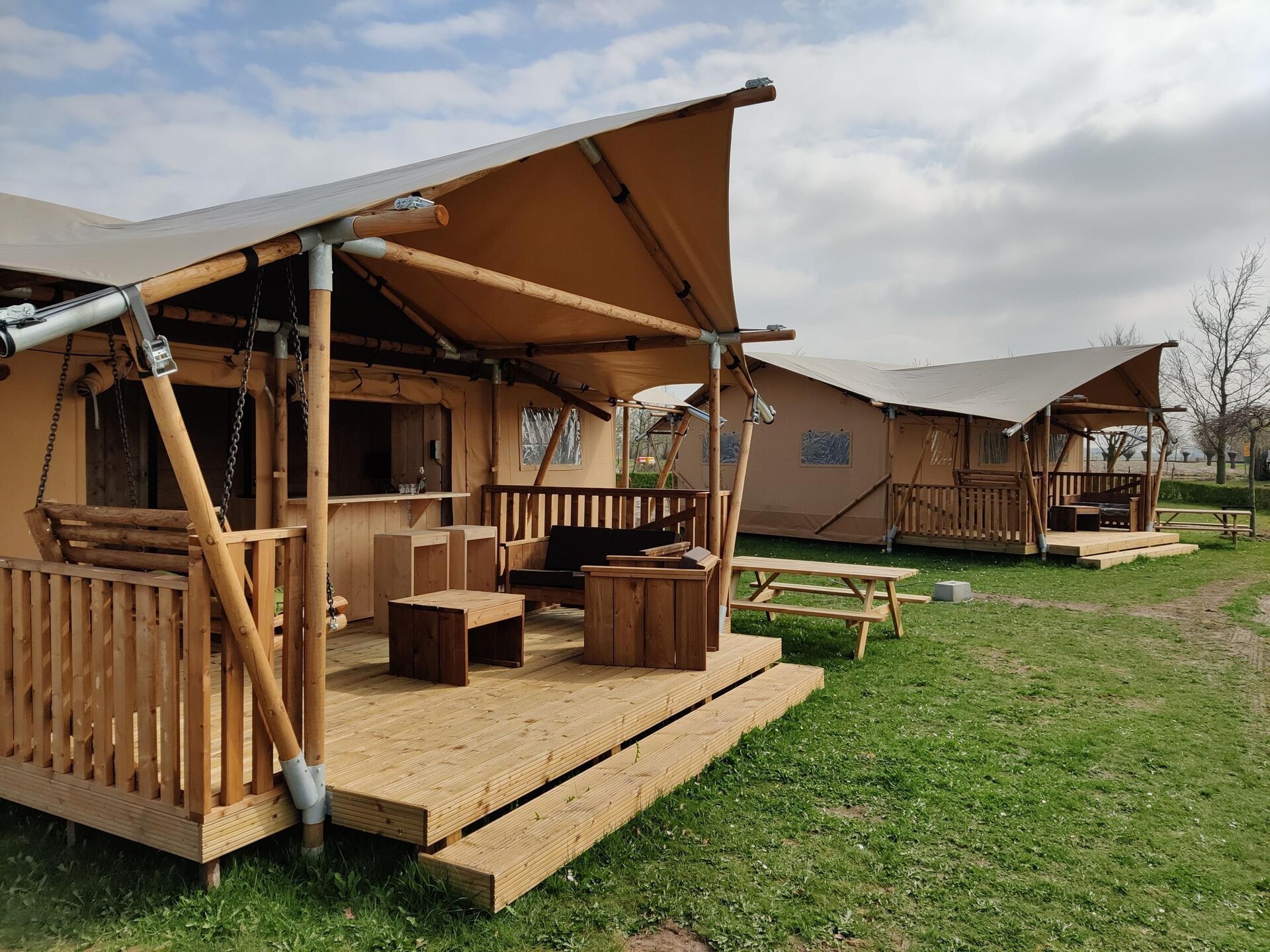 Luxe glampingtent met uitzicht op Kuinderbos in Bant, Flevoland - foto 8