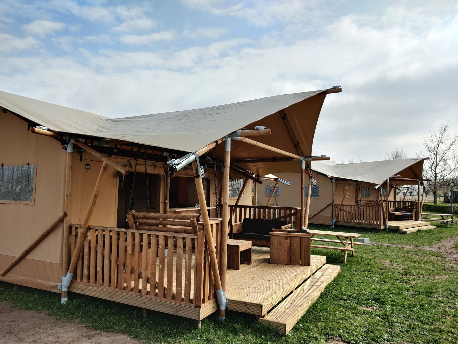 Luxe glampingtent met uitzicht op Kuinderbos in Bant, Flevoland - foto 14