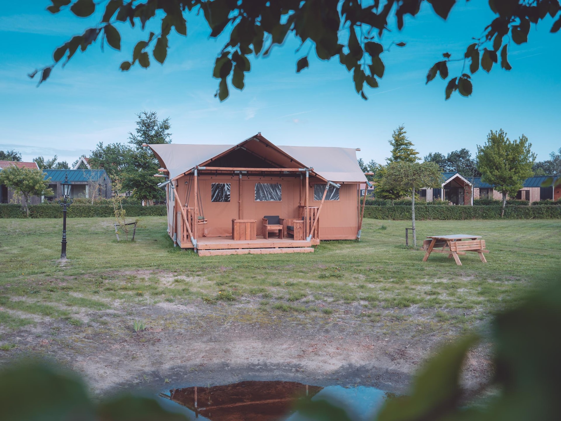 Luxe glampingtent met uitzicht op Kuinderbos in Bant, Flevoland - foto 9
