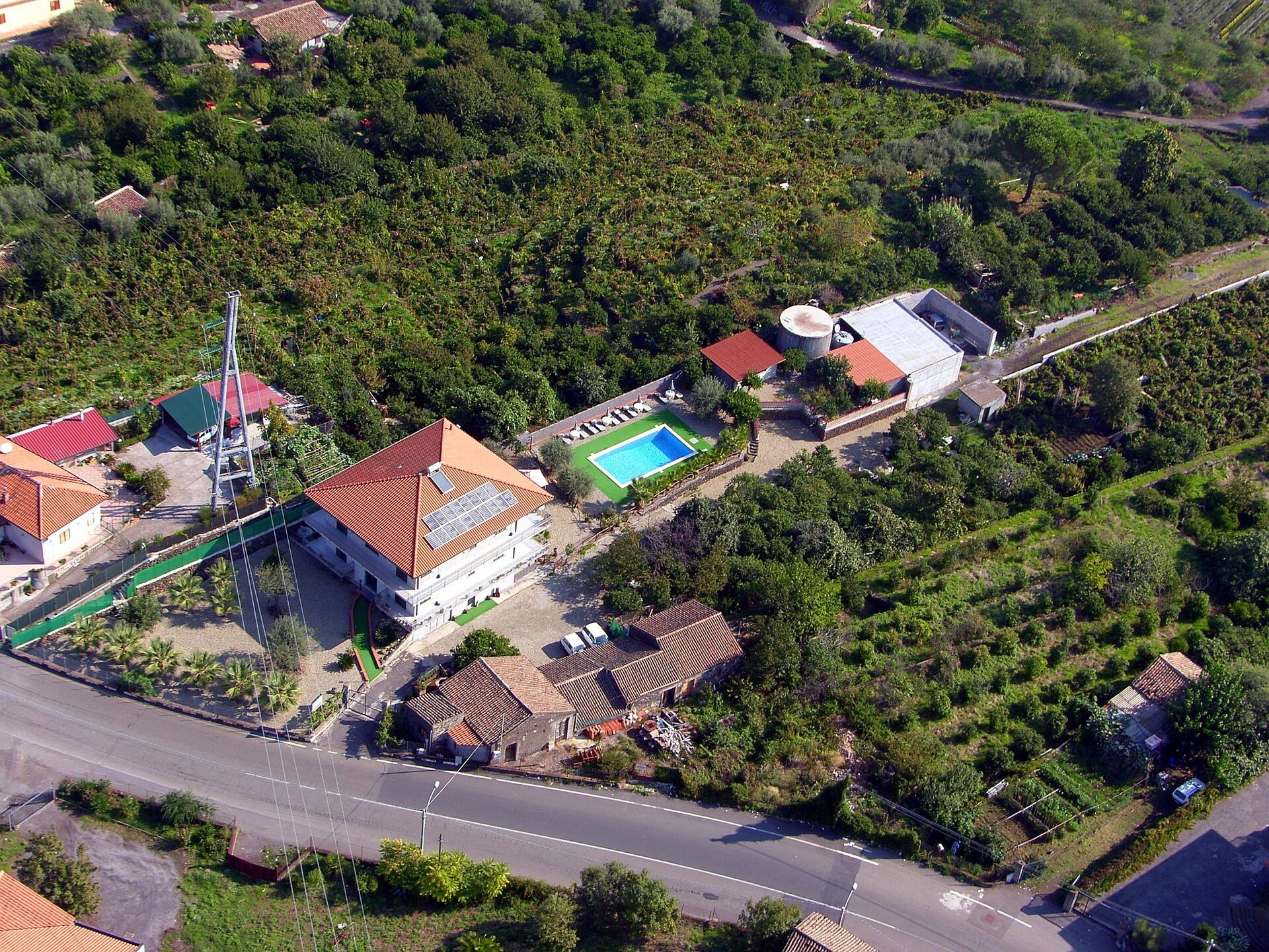 Rustiek appartement op Etna-helling met zwembad, bioscoop en tuin - foto 23