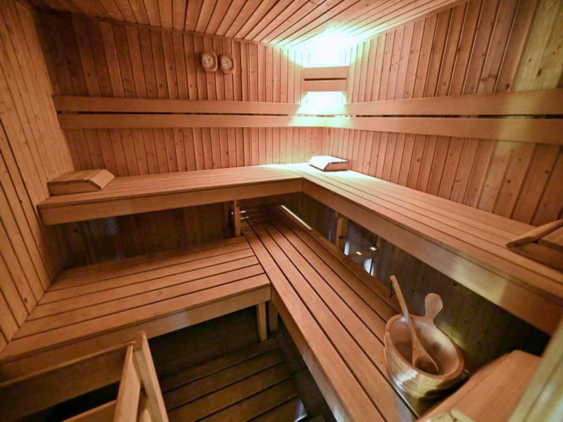 15-persoons vakantiehuis met privézwembad in Somme Leuze - foto 21