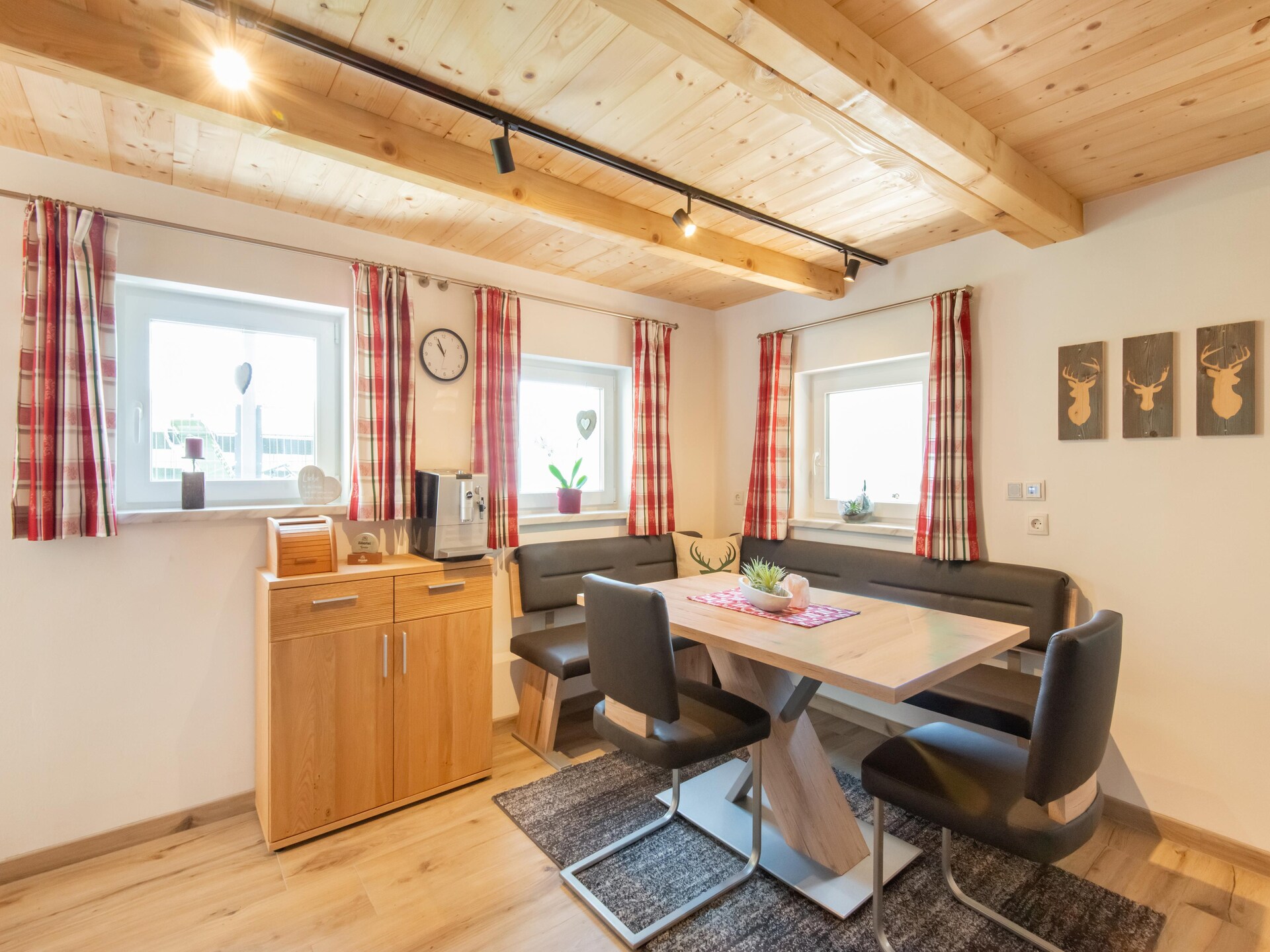 Vrijstaand chalet aan de piste in Bramberg met 2 slaapkamers - foto 2