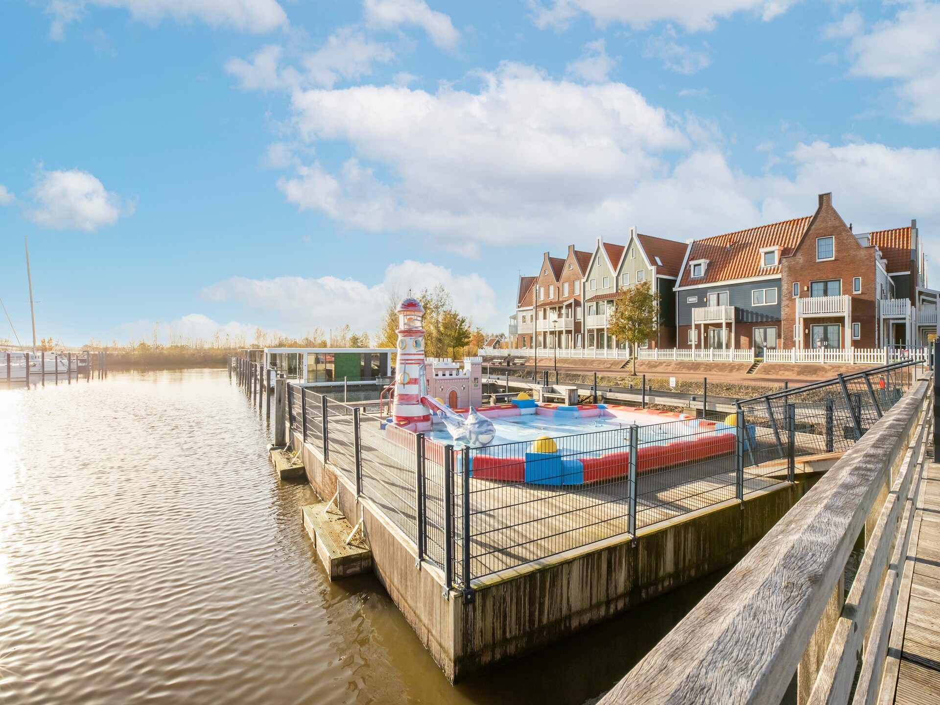 Woonboot Marina Sunrise: slapen aan het IJsselmeer in hartje Volendam - foto 27