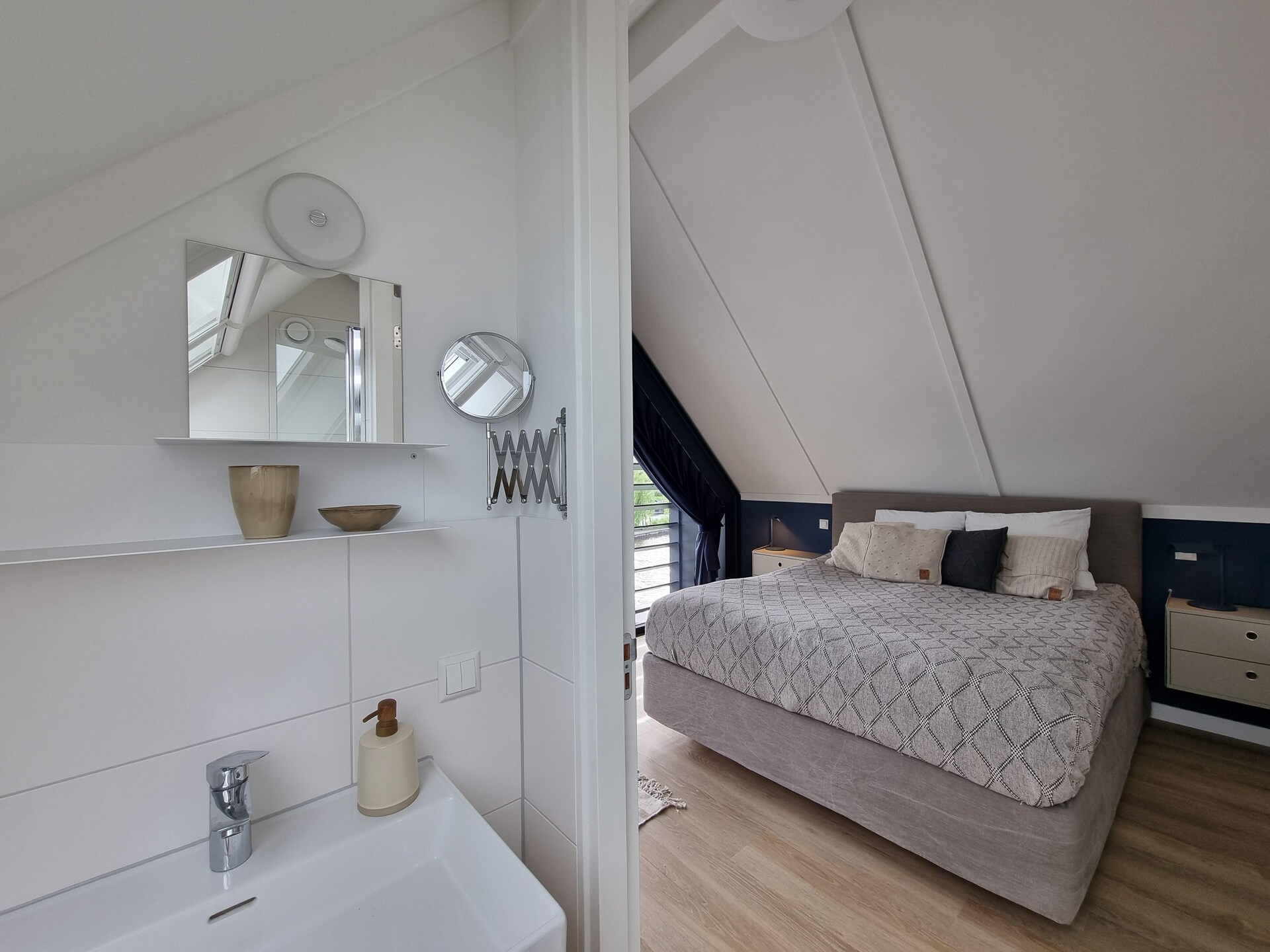 Luxe watervilla aan Slotermeer met eigen aanlegsteiger in Balk - foto 14