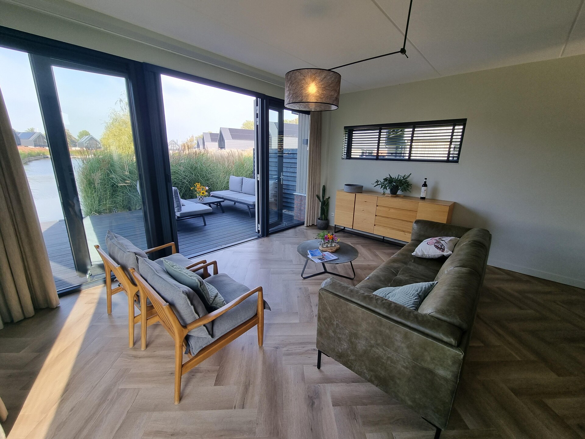 Luxe watervilla aan Slotermeer met eigen aanlegsteiger in Balk - foto 8