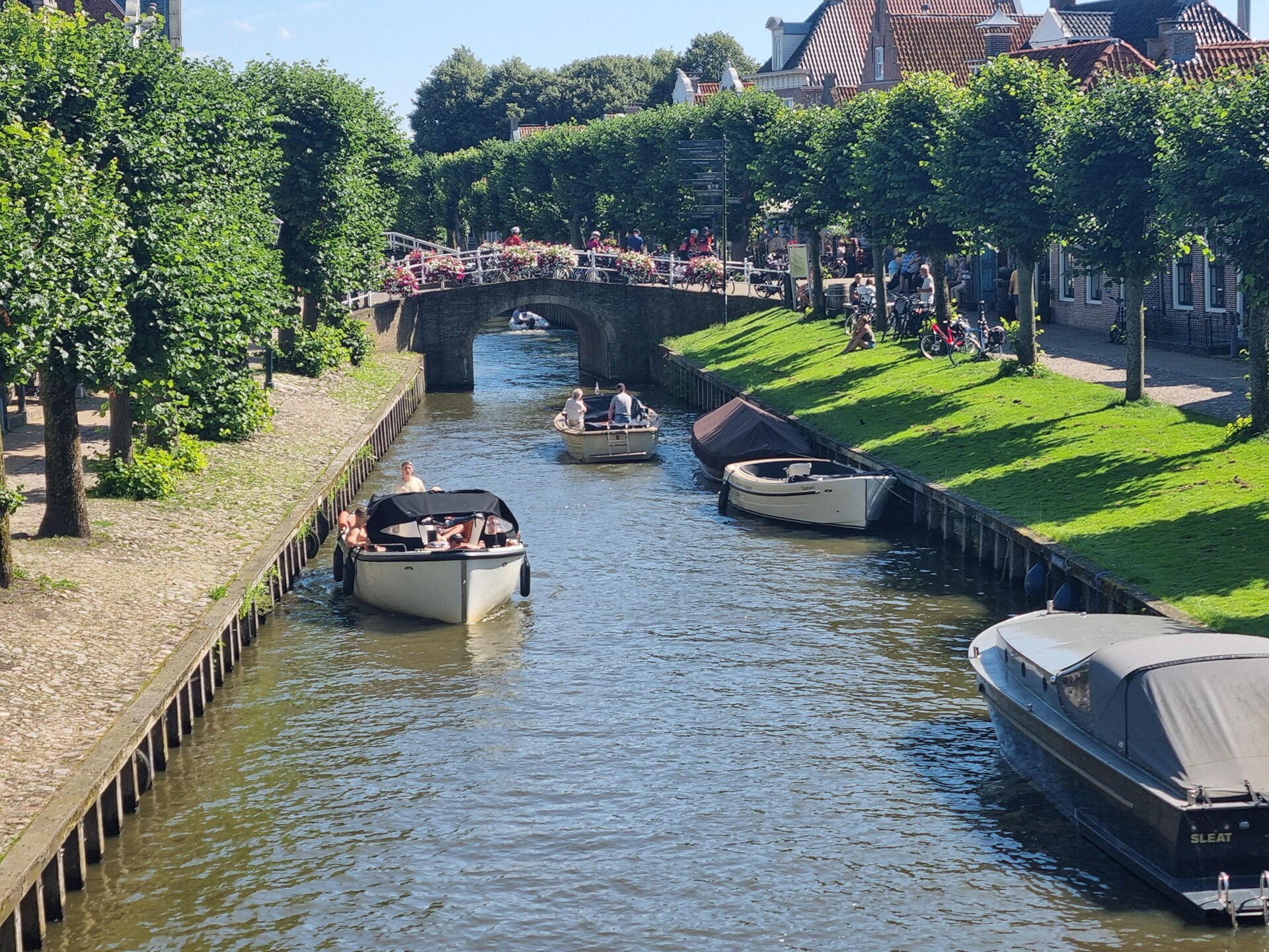 Luxe watervilla aan Slotermeer met eigen aanlegsteiger in Balk - foto 35
