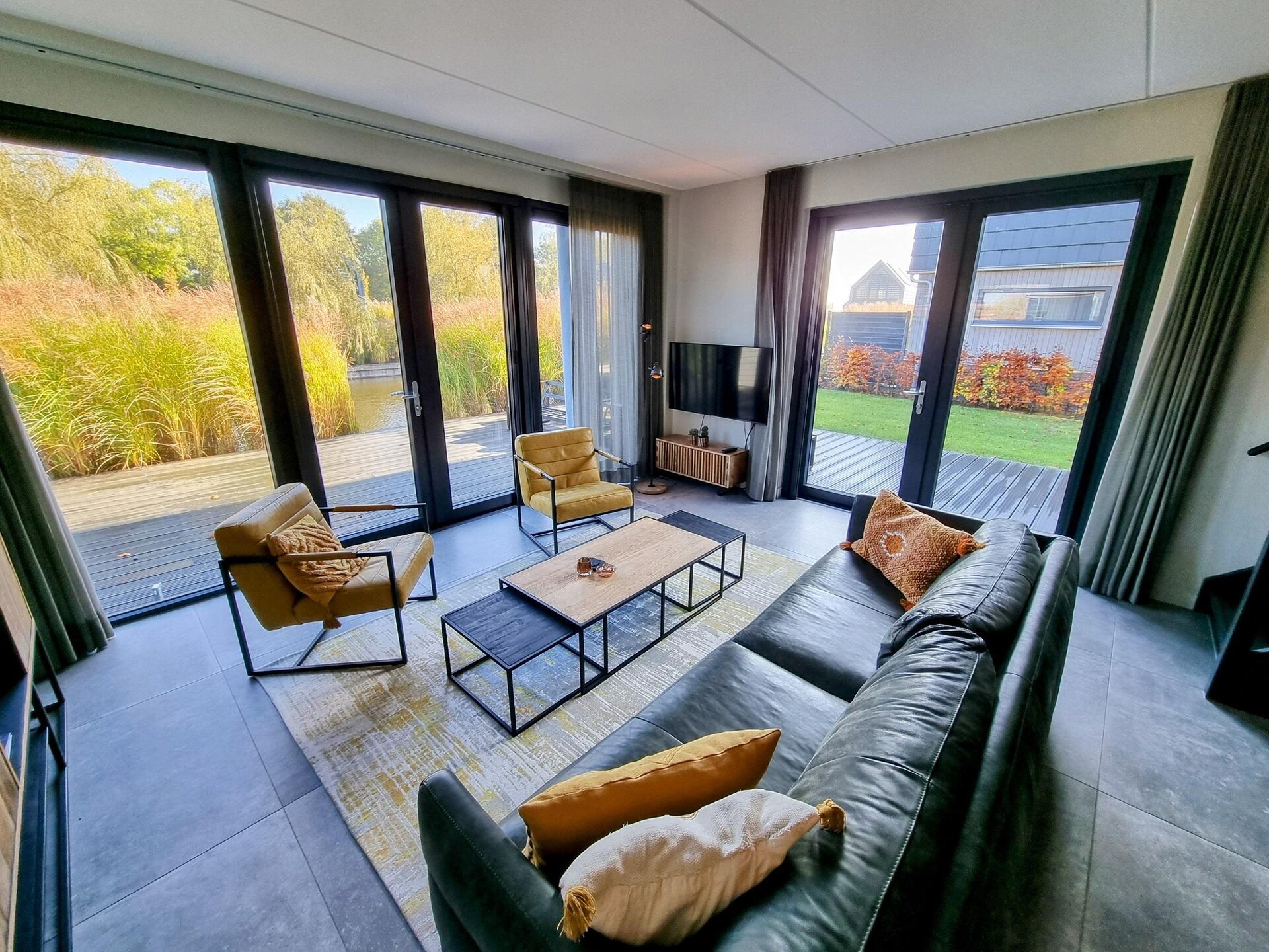 Luxe watervilla met aanlegsteiger aan het Slotermeer in Friesland - foto 7