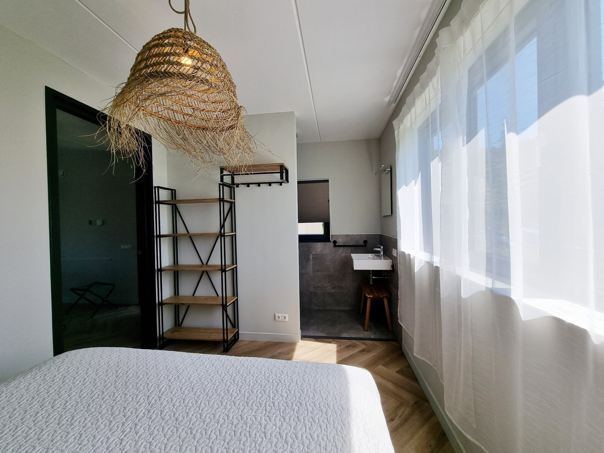 Luxe watervilla met aanlegsteiger aan het Slotermeer in Friesland - foto 30
