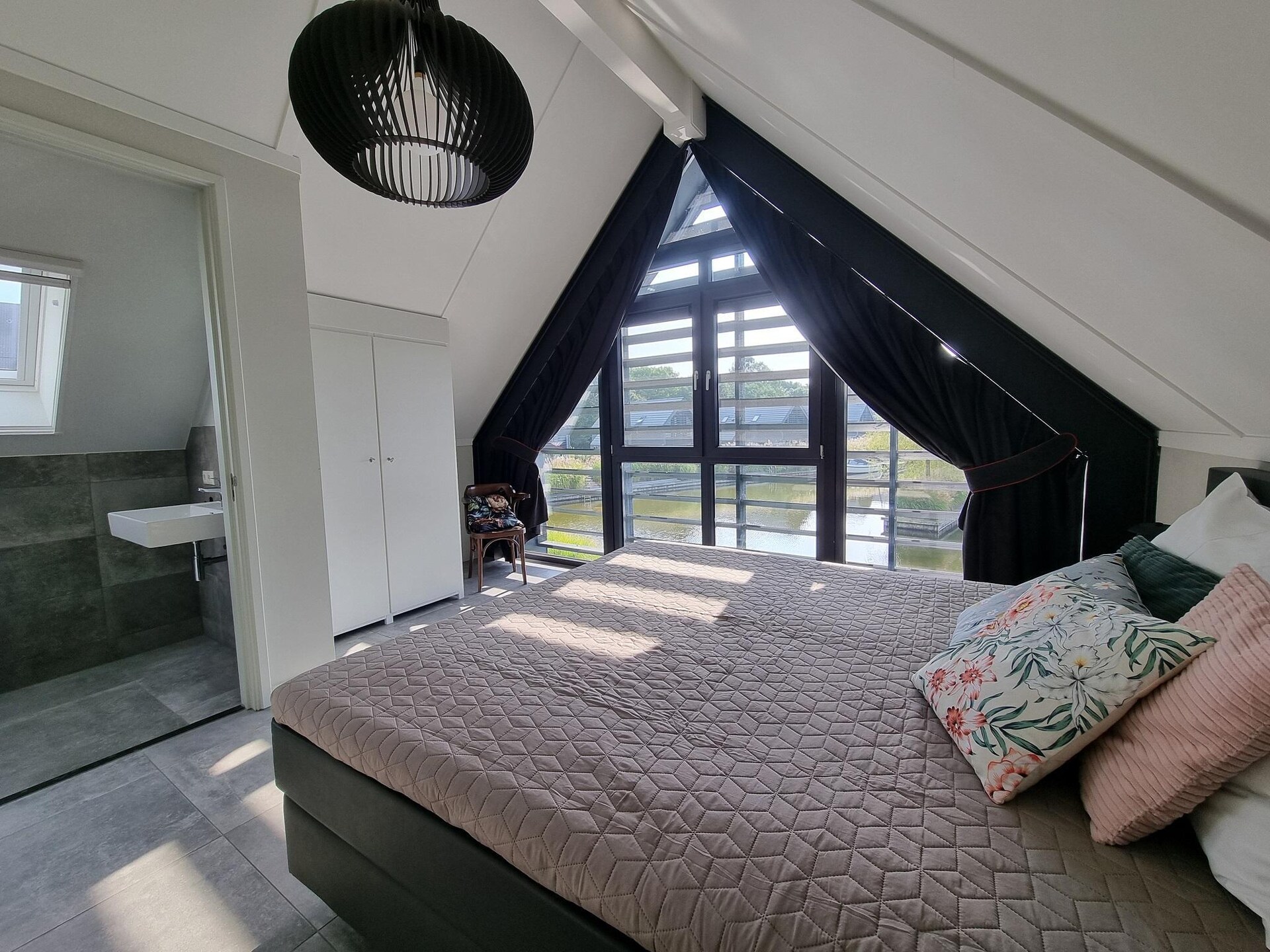 Watervilla Santjin: luxe verblijf aan het Slotermeer in Friesland - foto 10