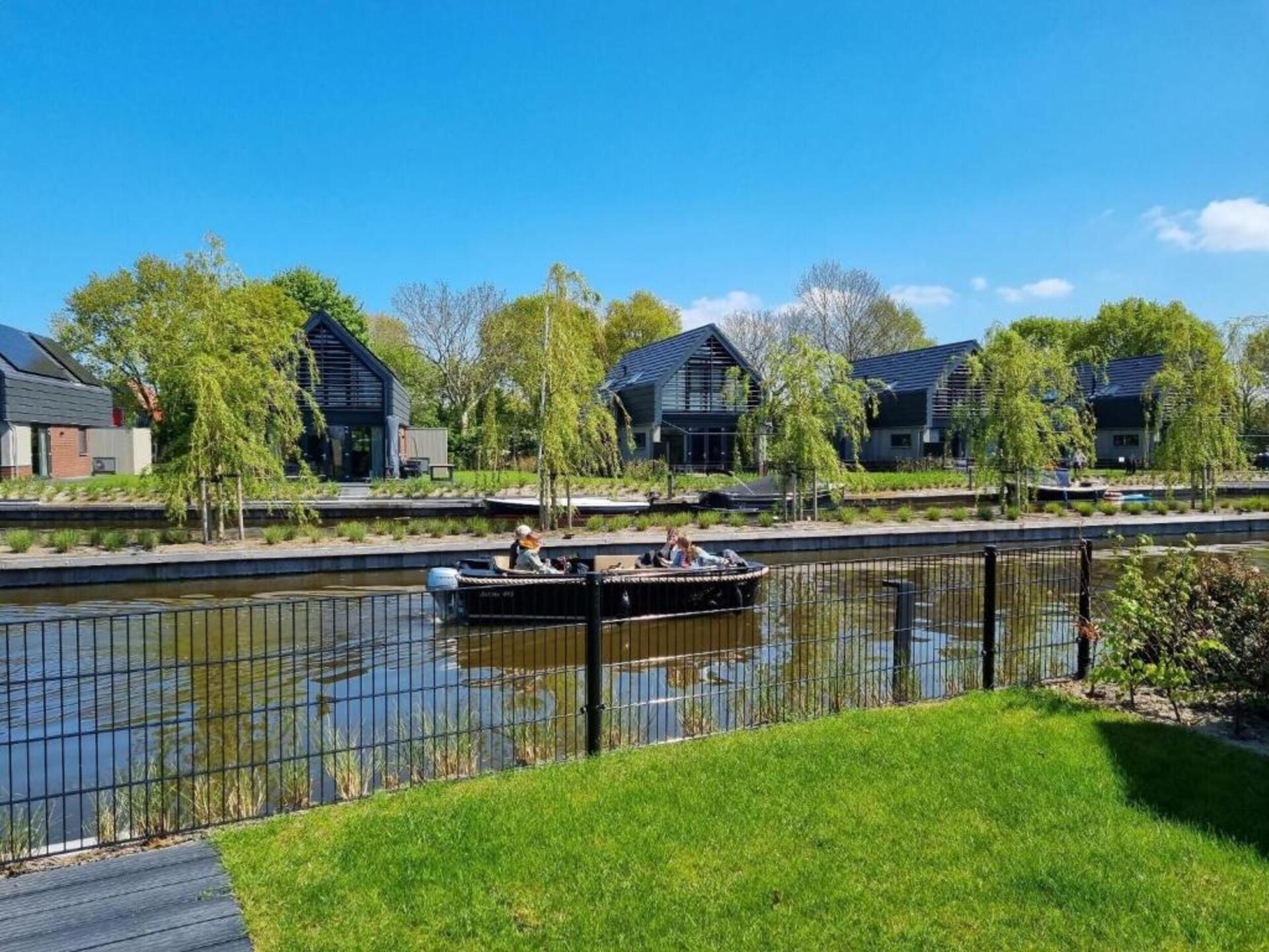 Watervilla Achttjin: Luxe aan het Slotermeer met privé-aanlegsteiger - foto 34