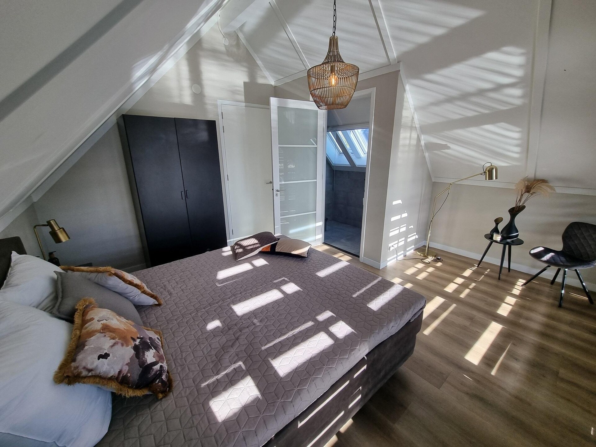 Watervilla Achttjin: Luxe aan het Slotermeer met privé-aanlegsteiger - foto 14