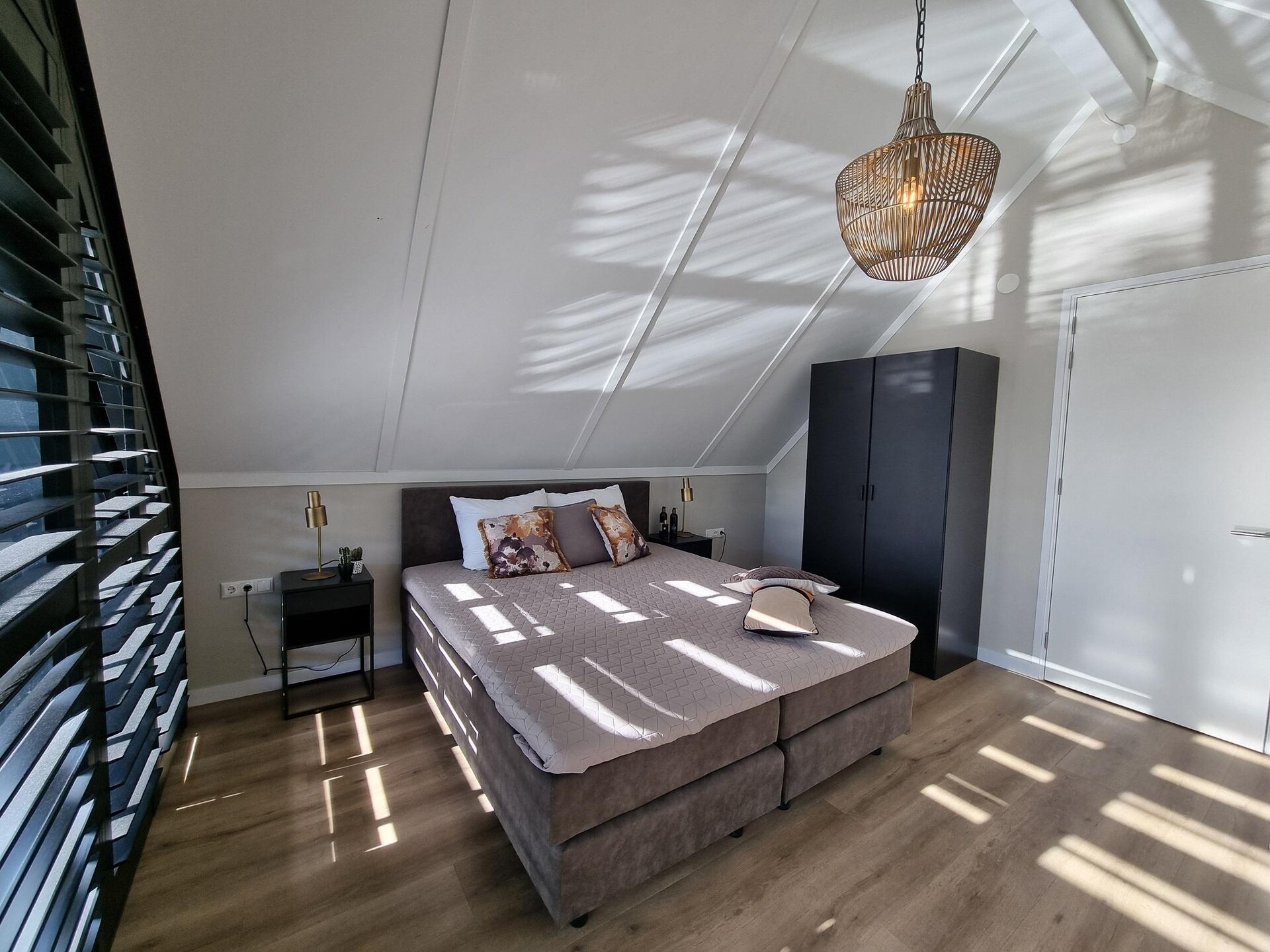 Watervilla Achttjin: Luxe aan het Slotermeer met privé-aanlegsteiger - foto 13