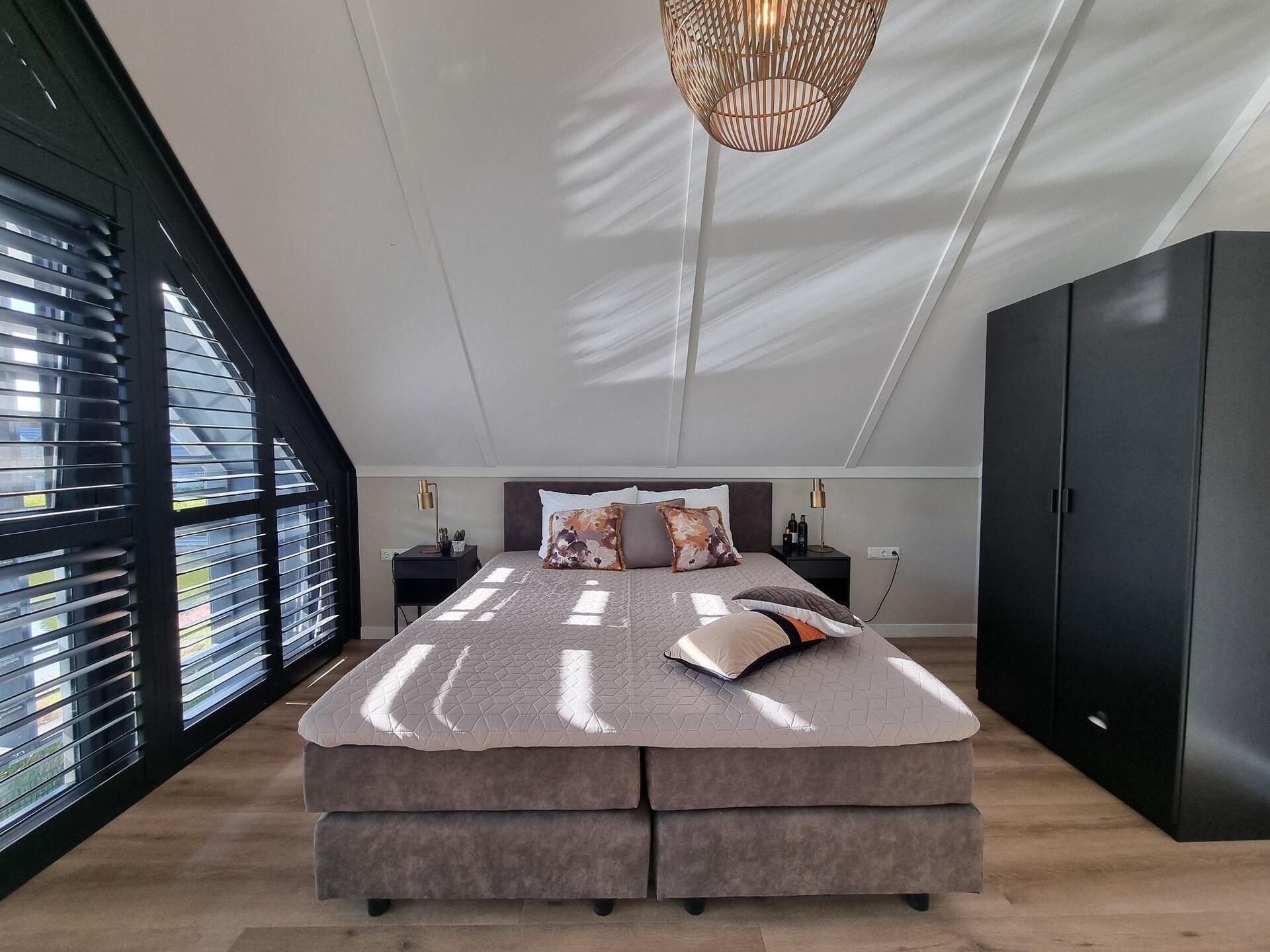 Watervilla Achttjin: Luxe aan het Slotermeer met privé-aanlegsteiger - foto 16
